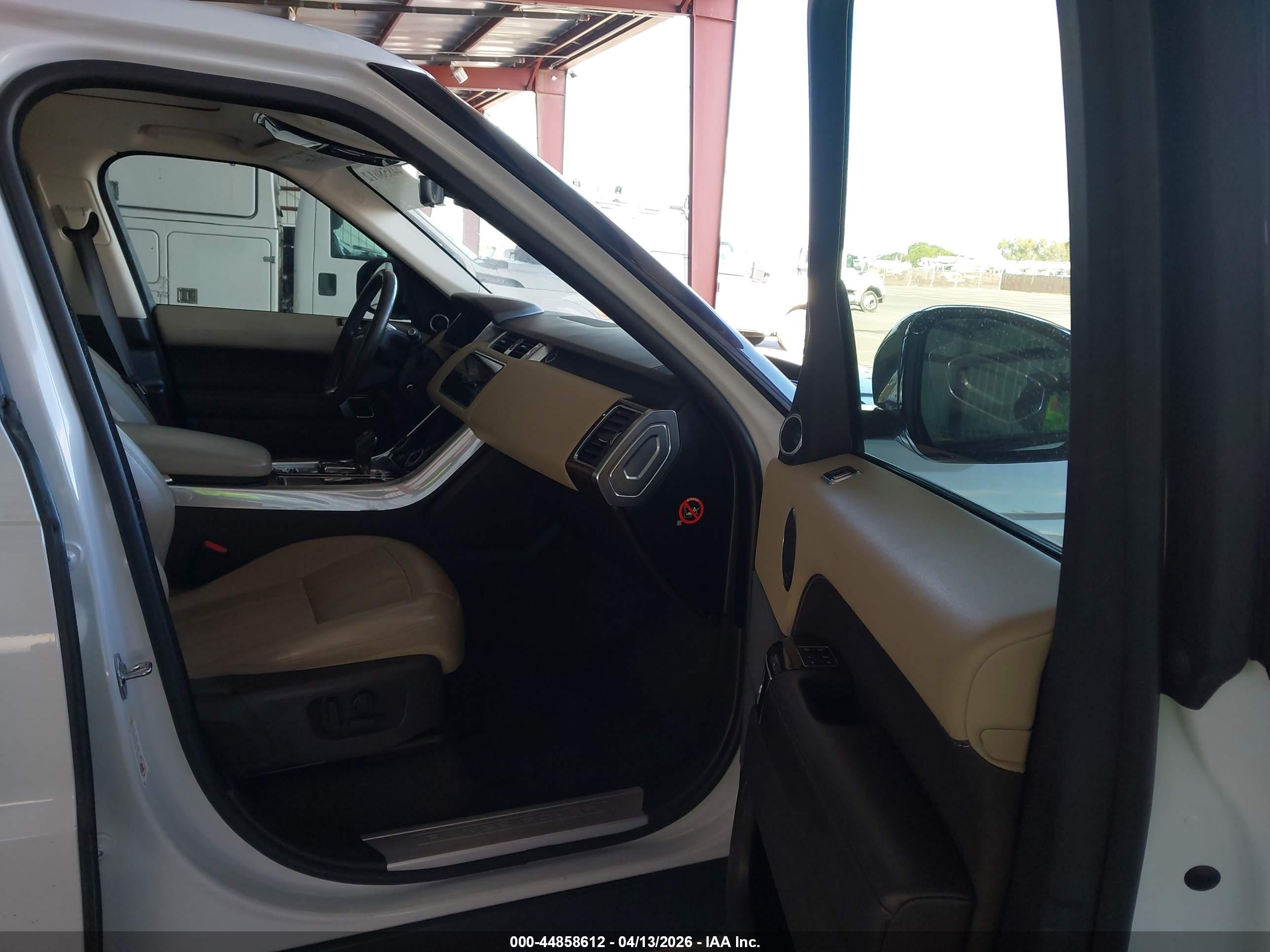 LAND ROVER image 5