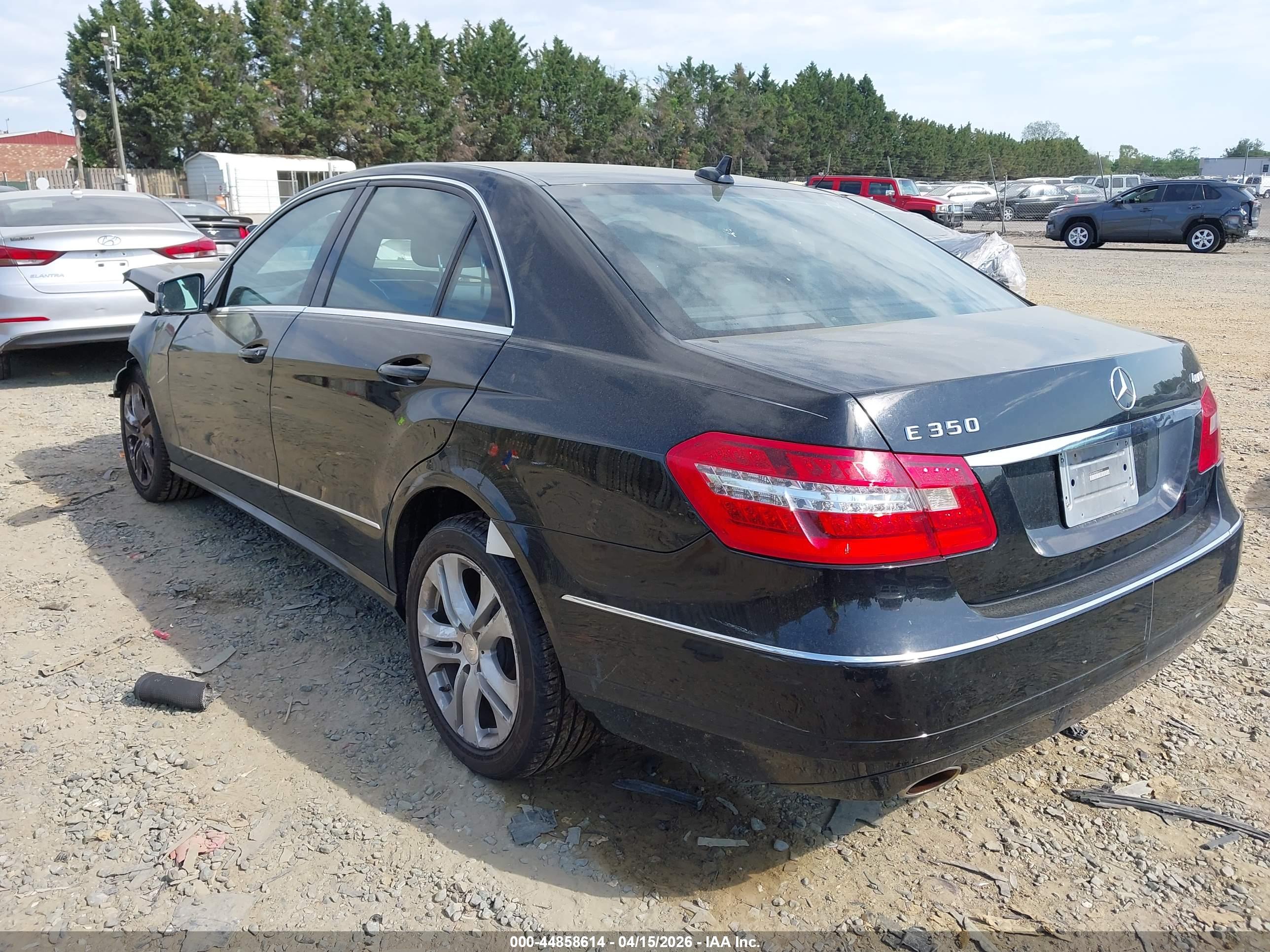 MERCEDES-BENZ E image 3