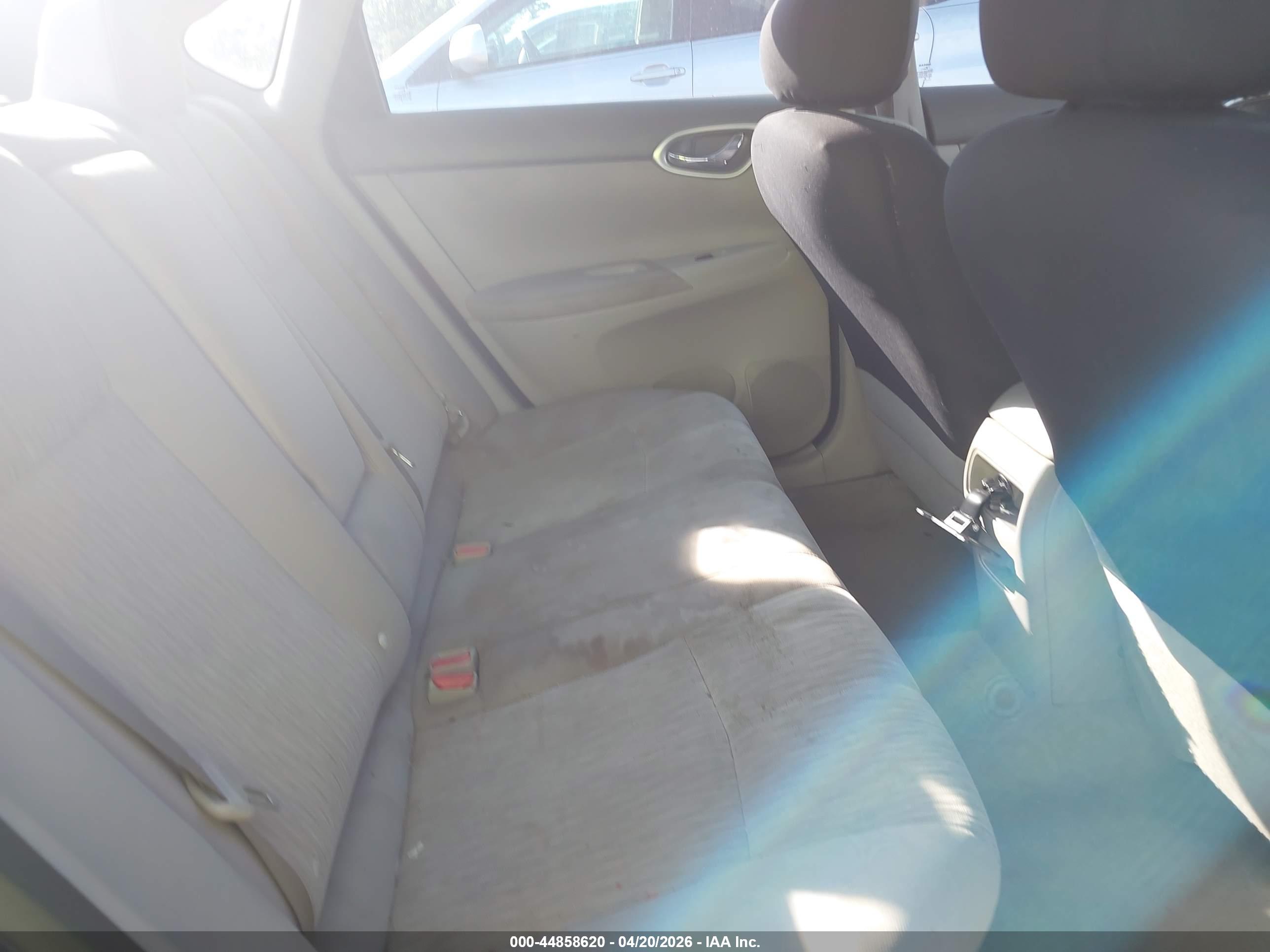 NISSAN SENTRA image 8