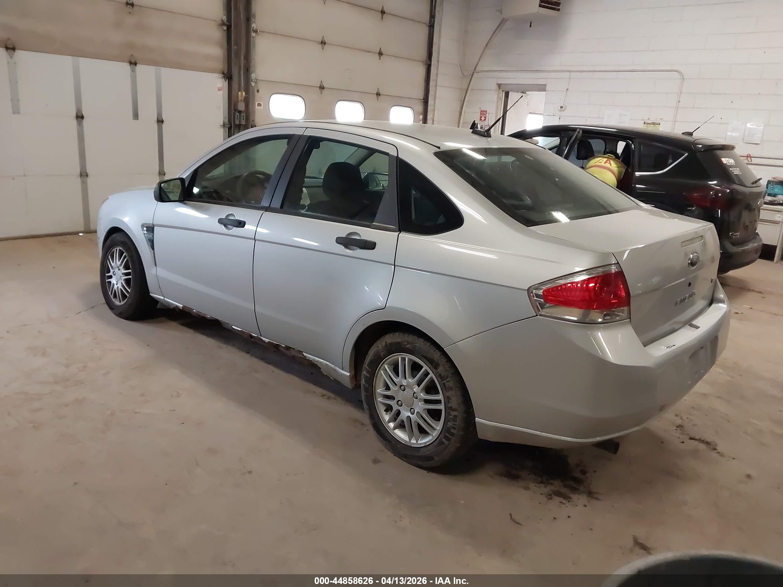 FORD FOCUS image 3
