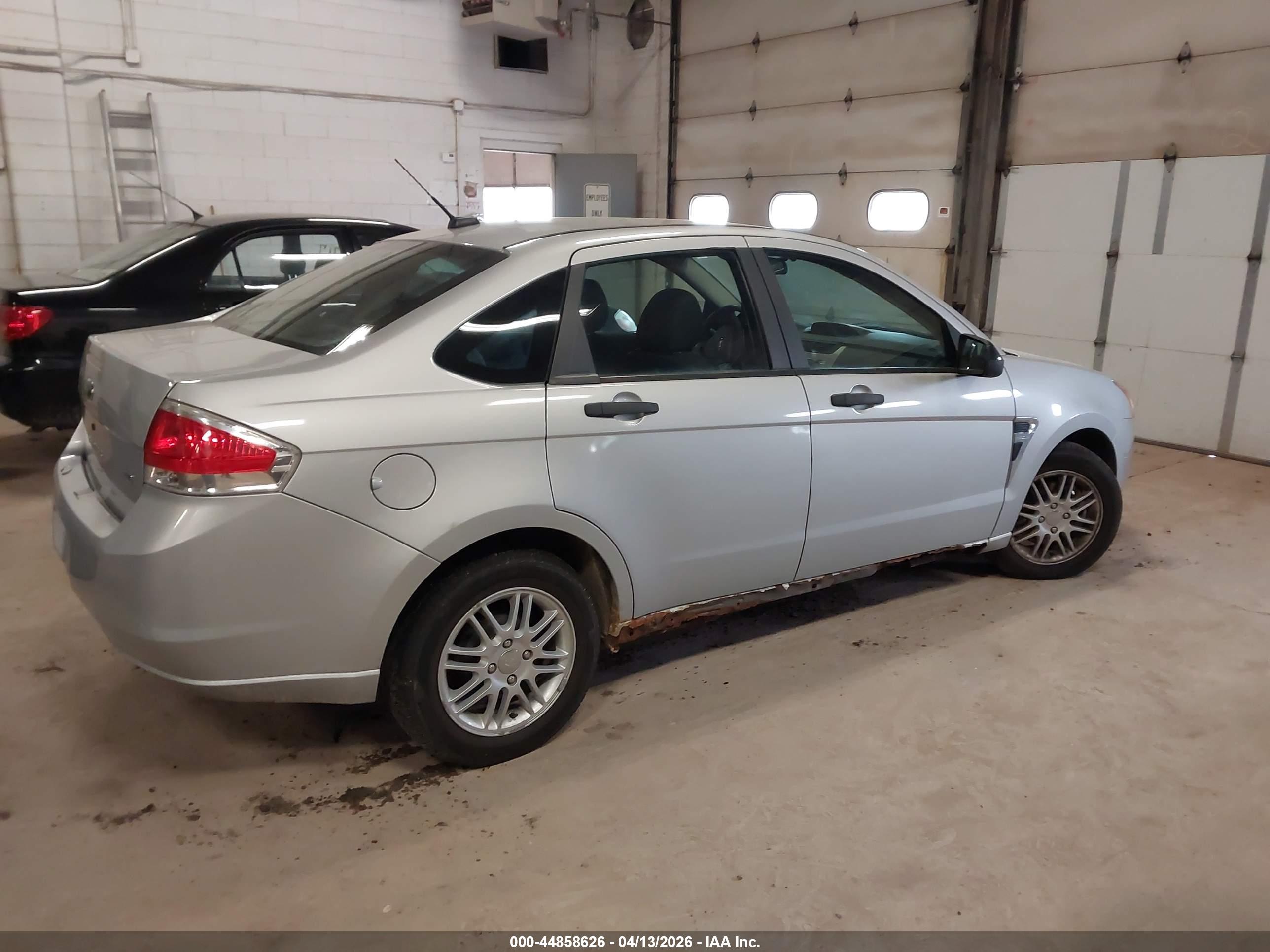 FORD FOCUS image 4
