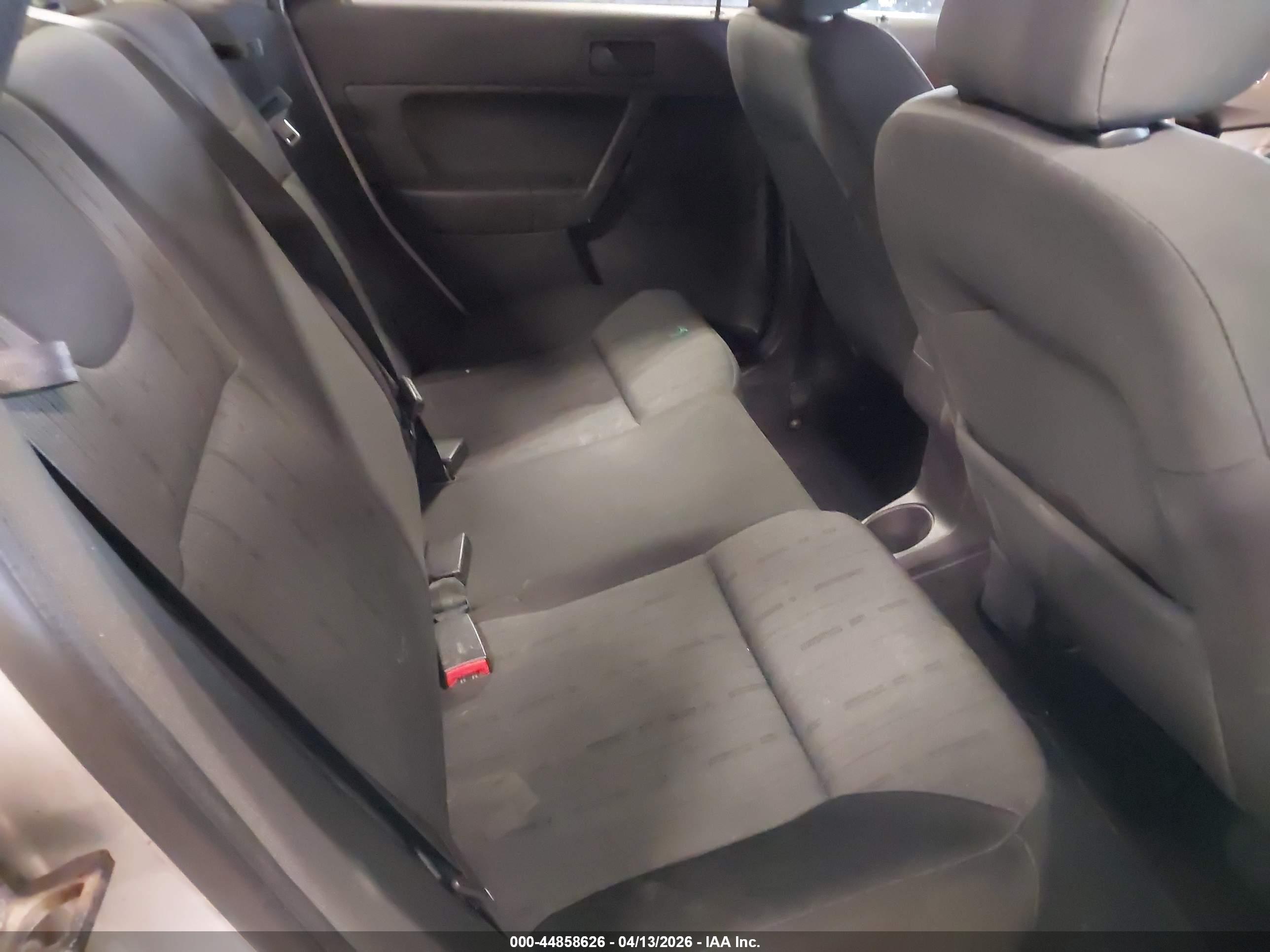 FORD FOCUS image 8