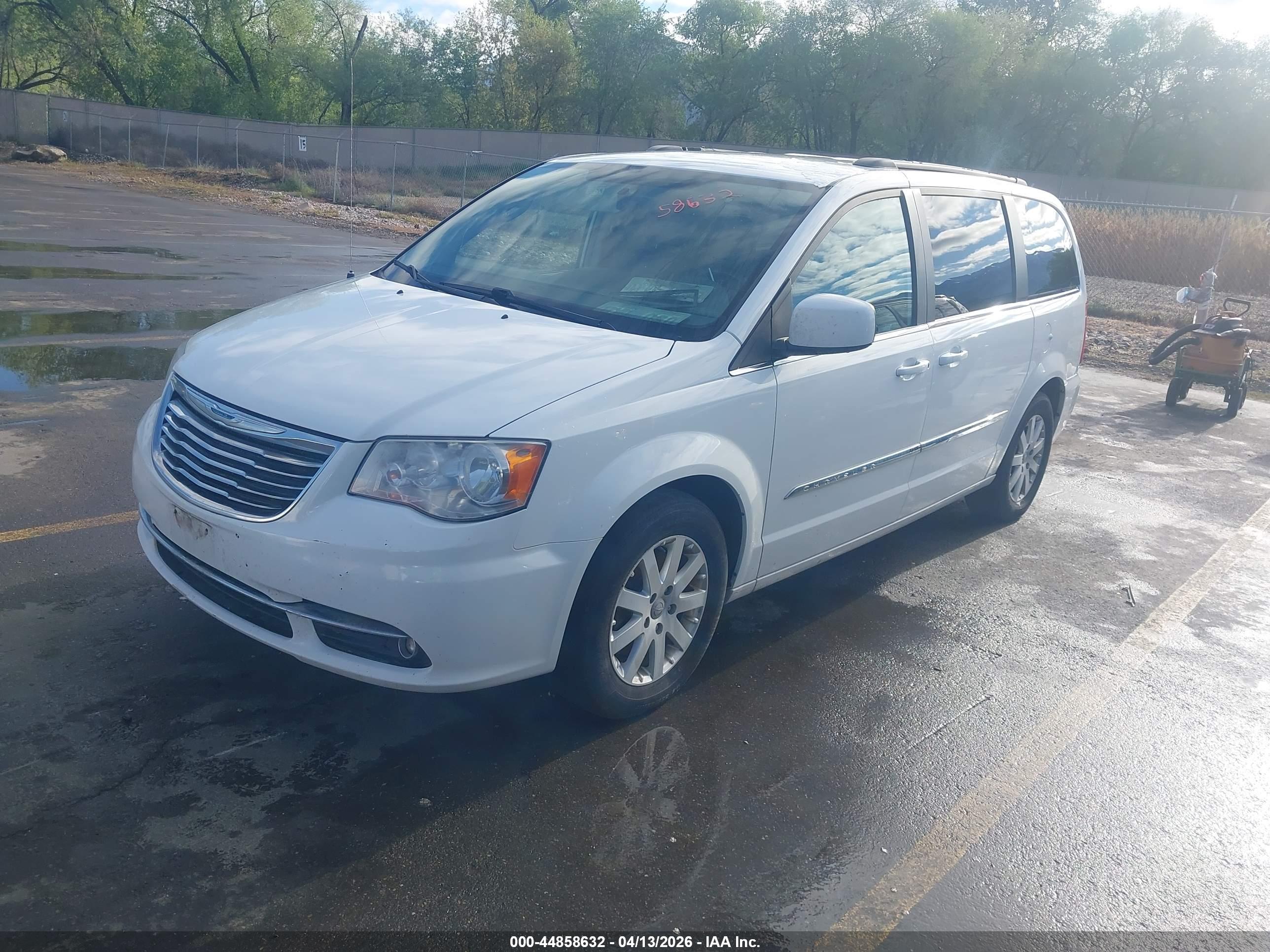 CHRYSLER TOWN image 2