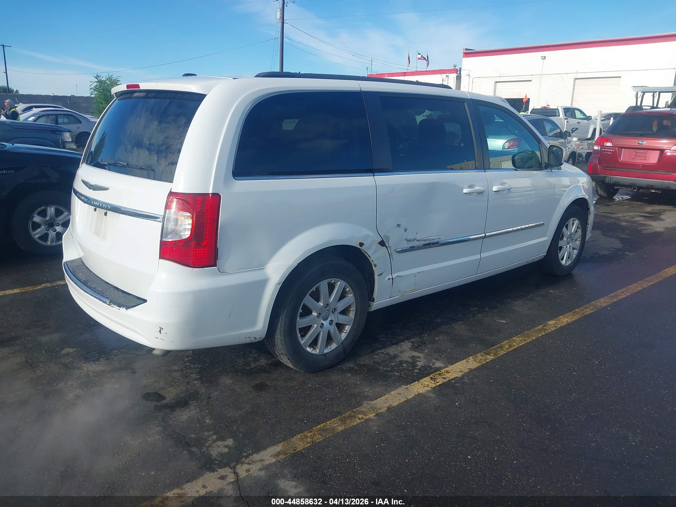 CHRYSLER TOWN image 4