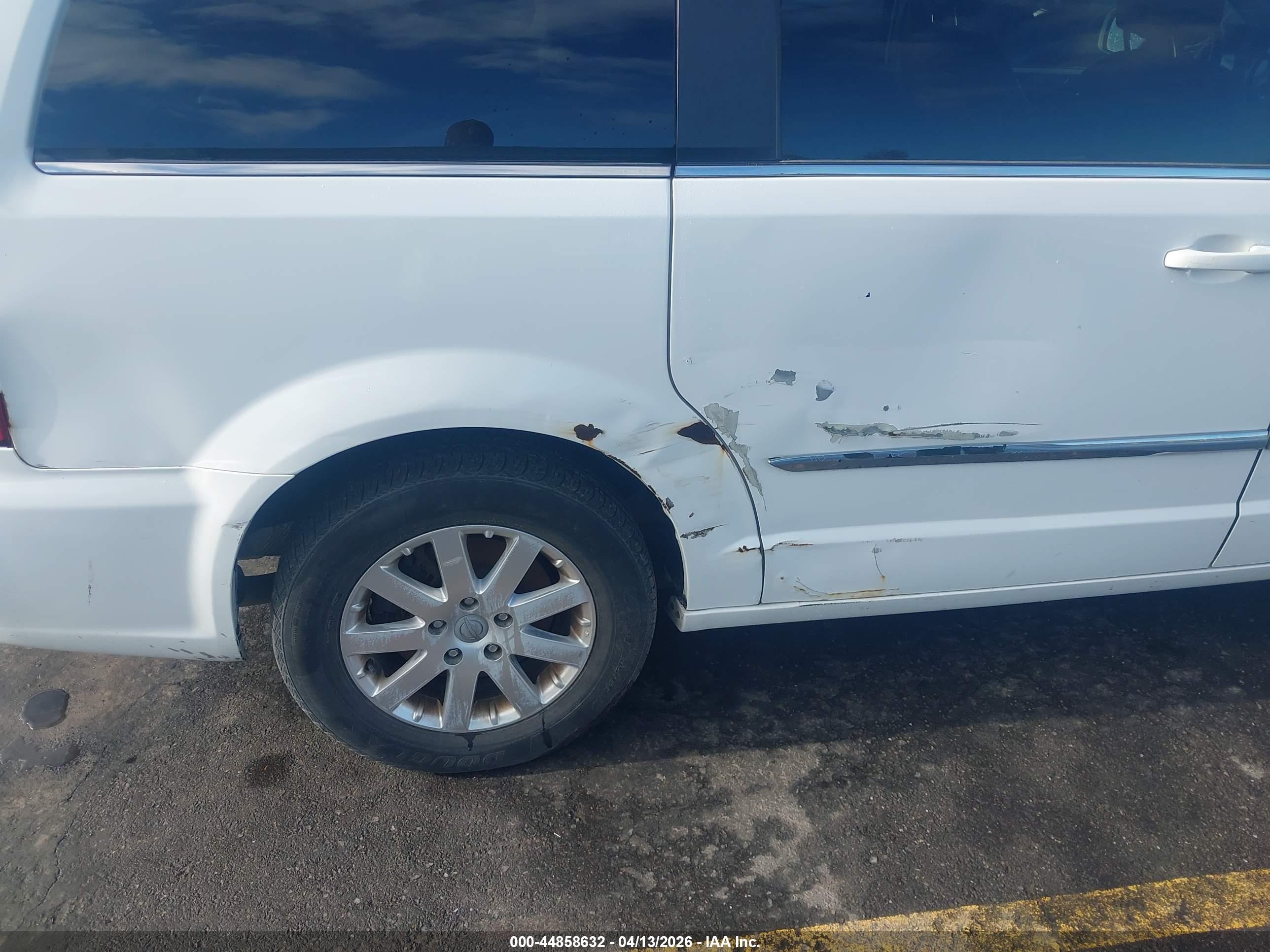 CHRYSLER TOWN image 6