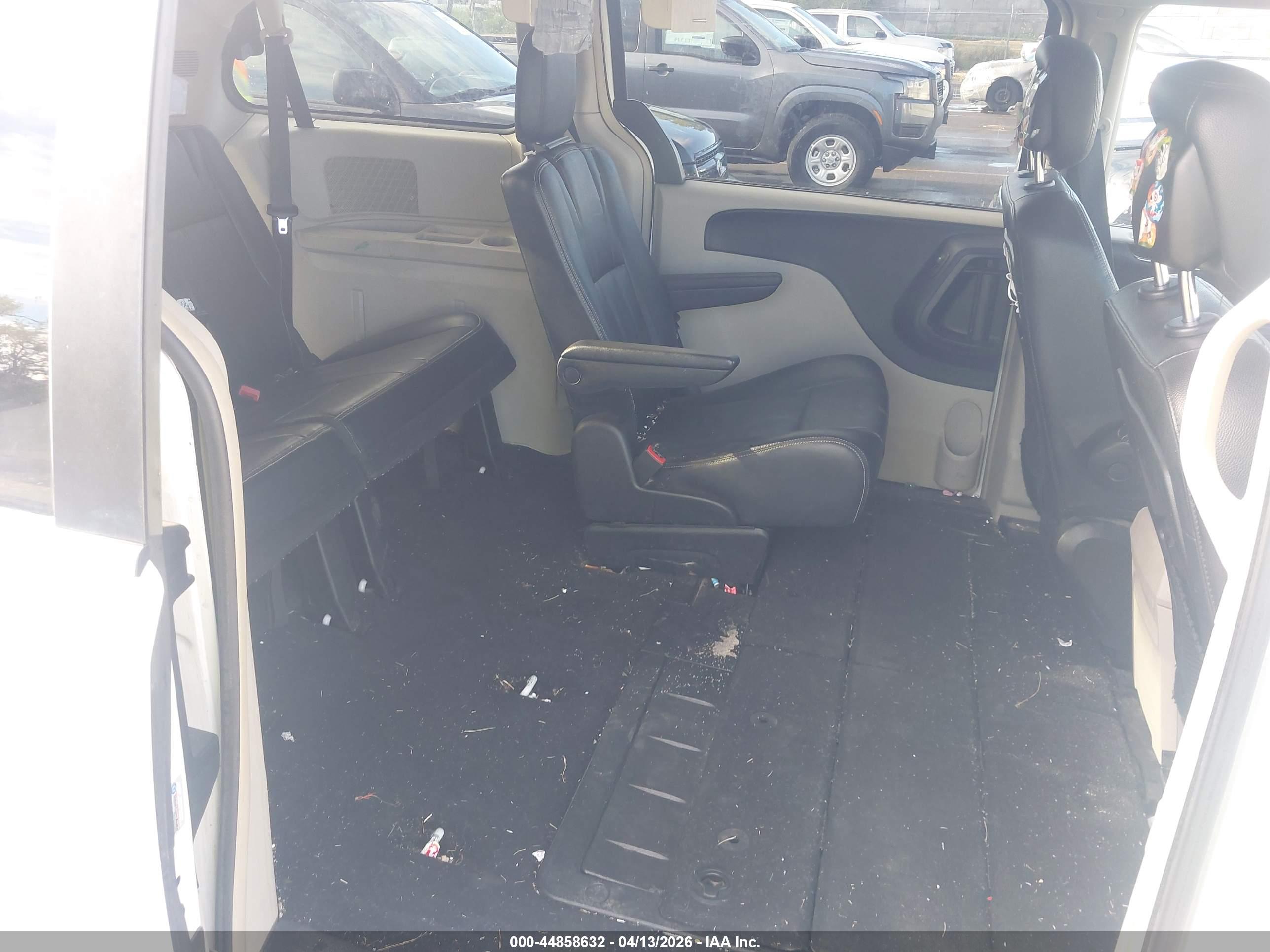 CHRYSLER TOWN image 8