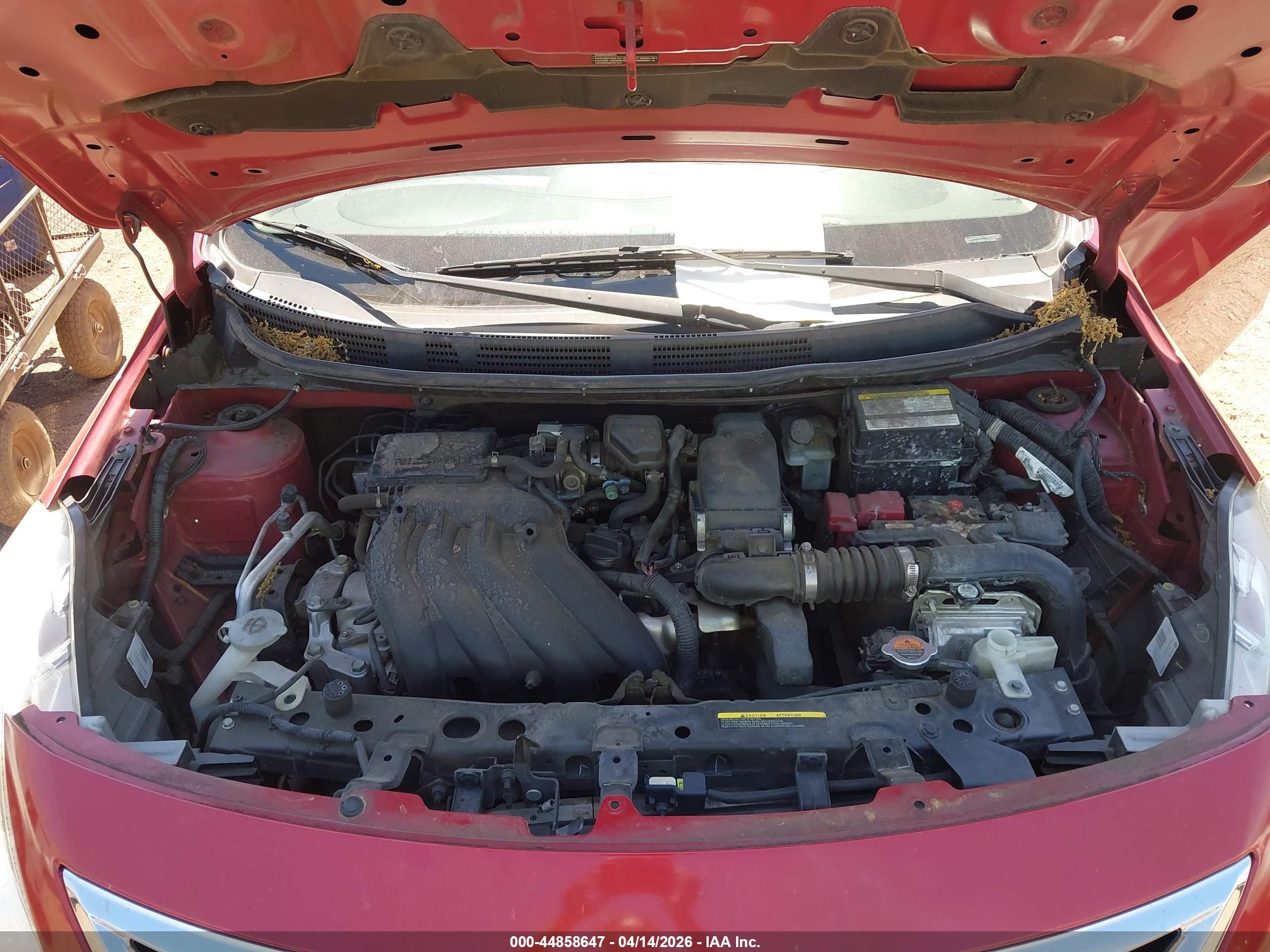 NISSAN VERSA image 10