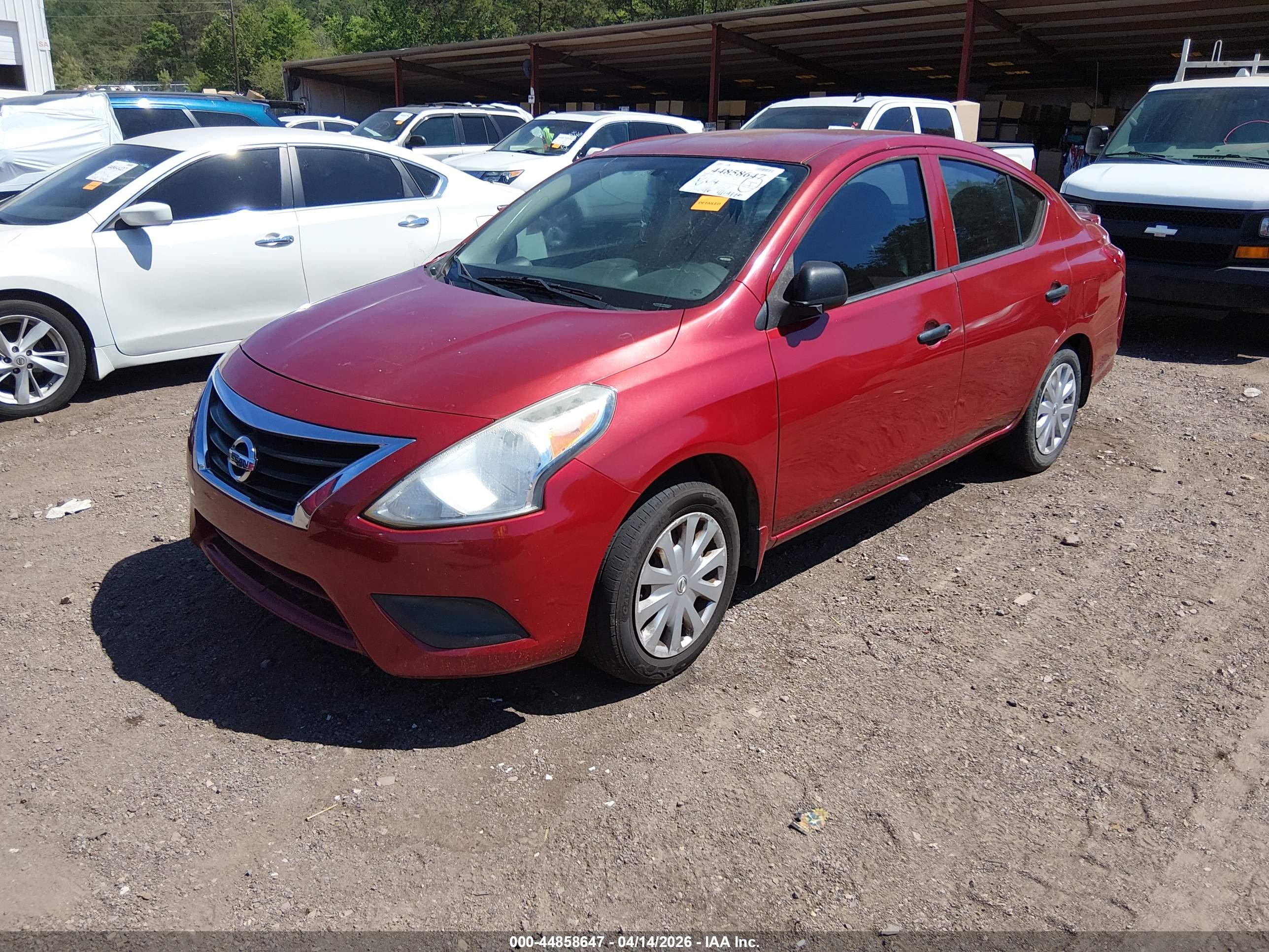 NISSAN VERSA image 2
