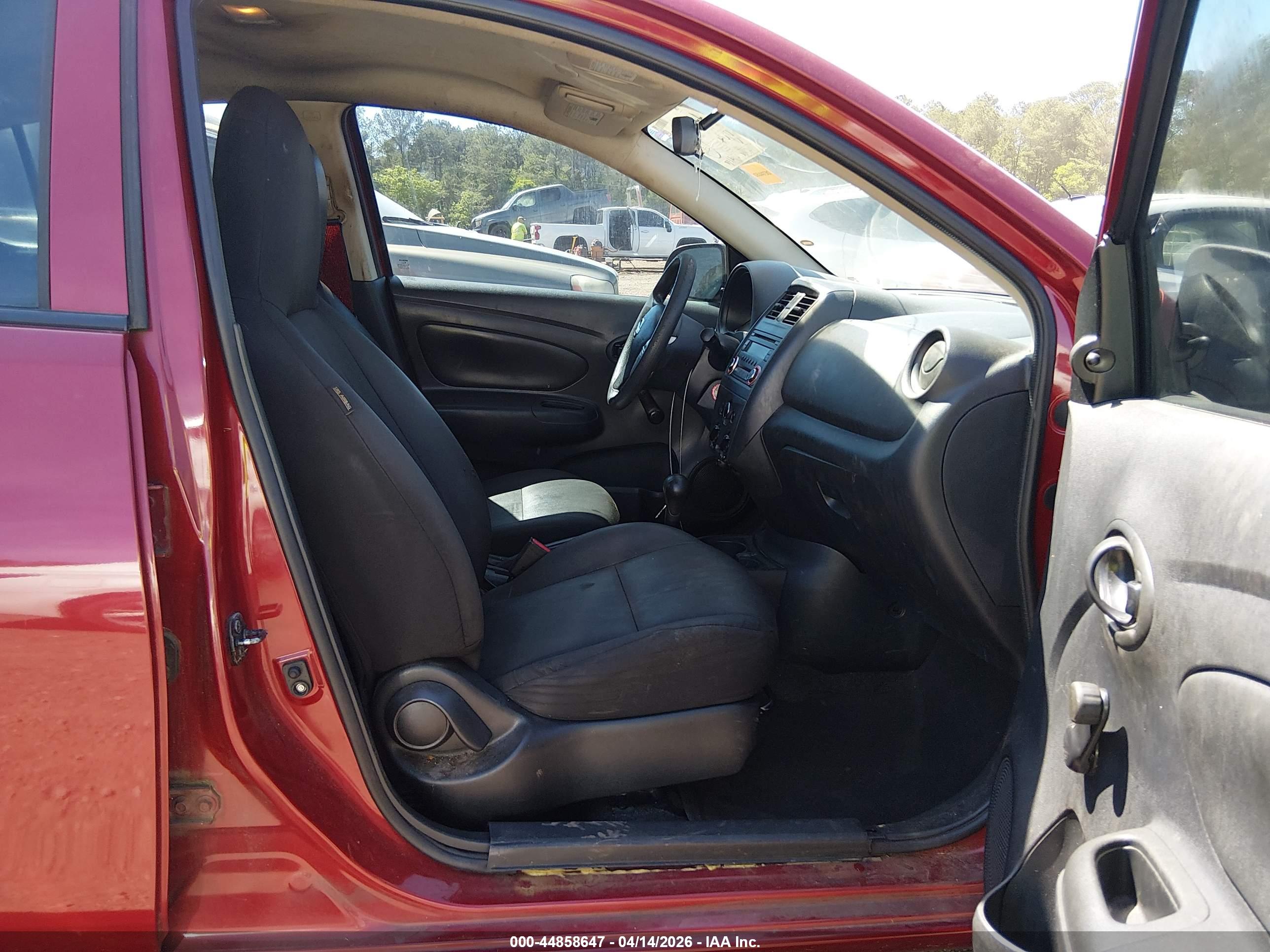 NISSAN VERSA image 5