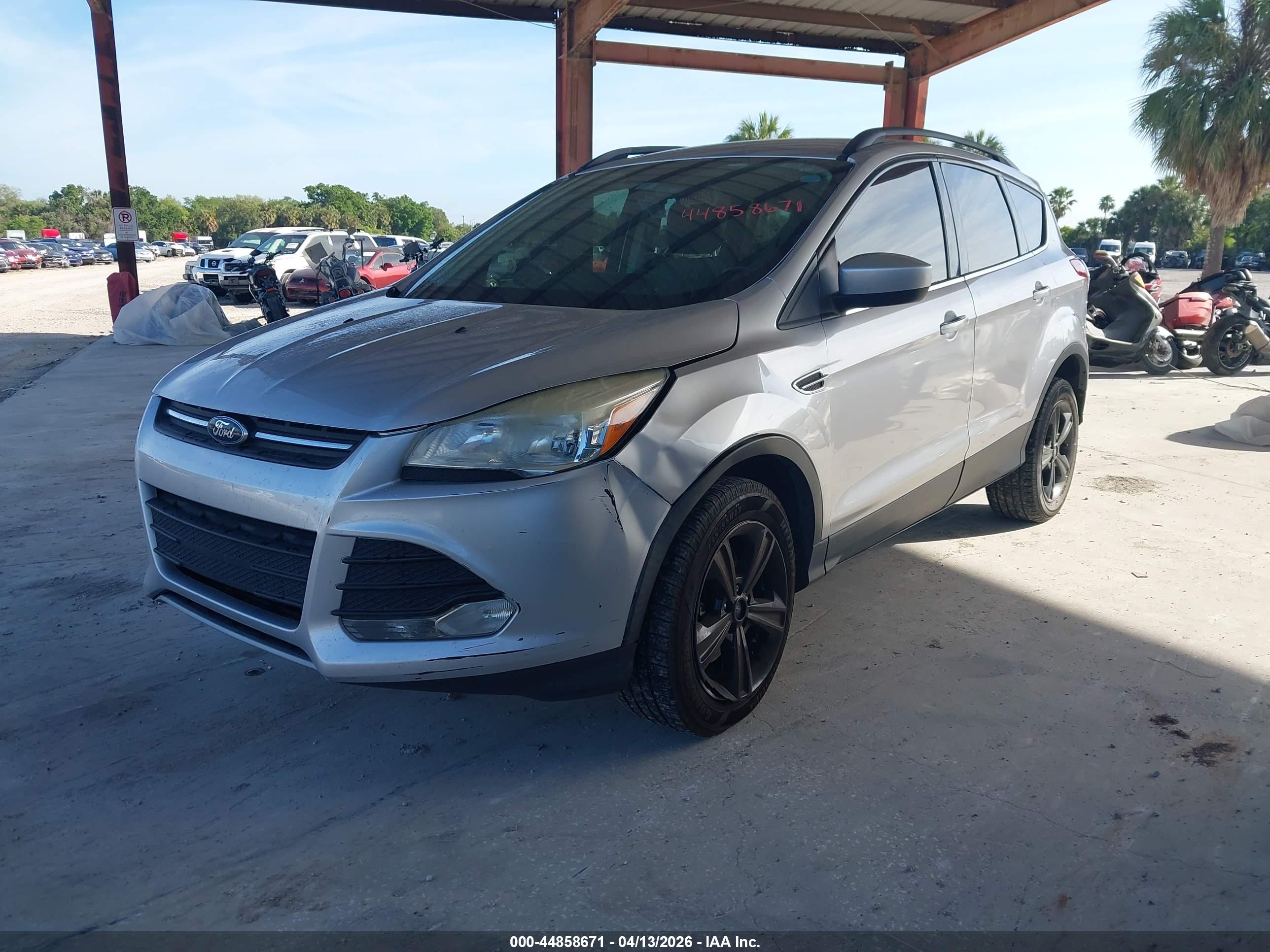 FORD ESCAPE image 2