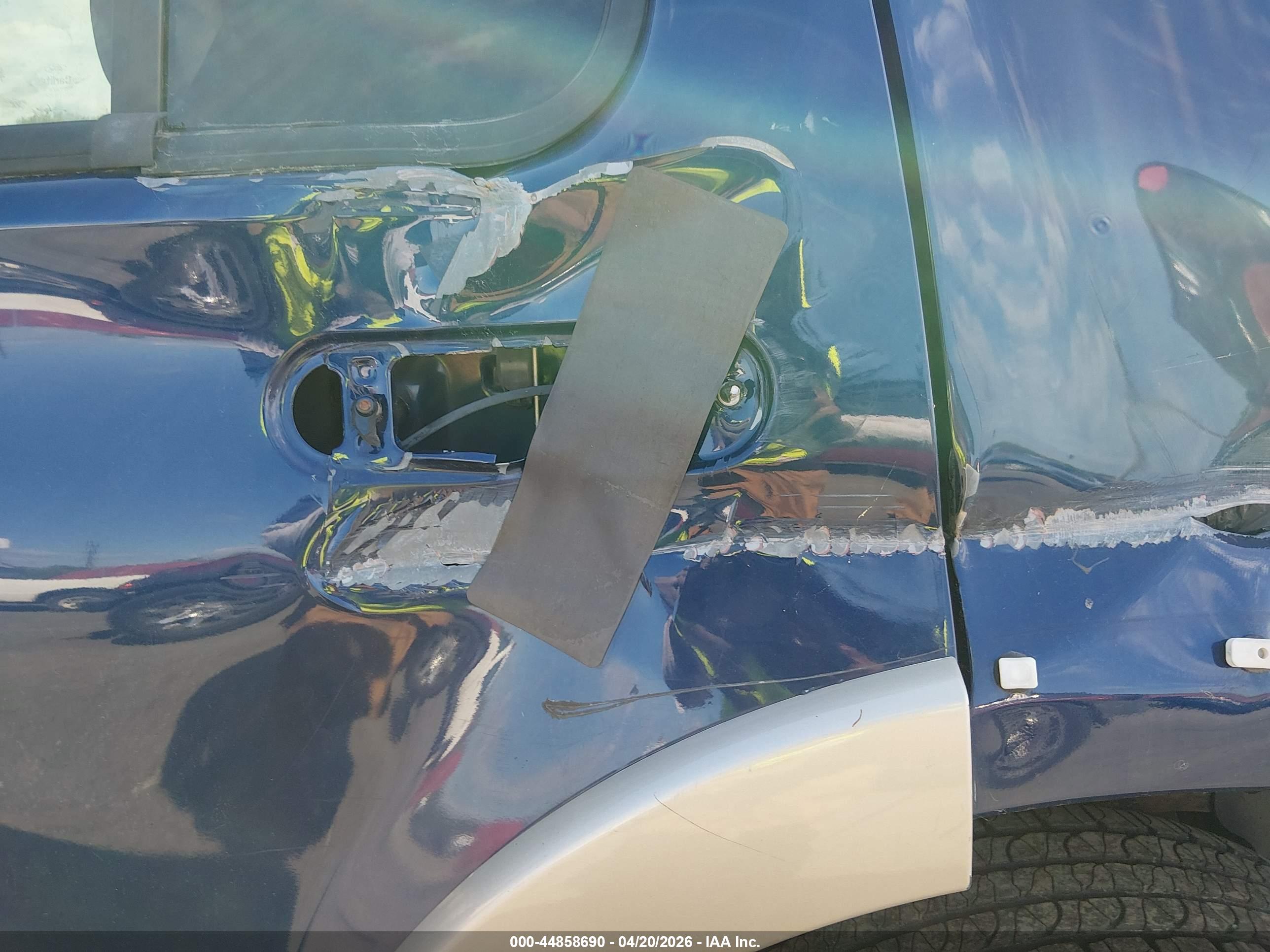 FORD EXPLORER image 6