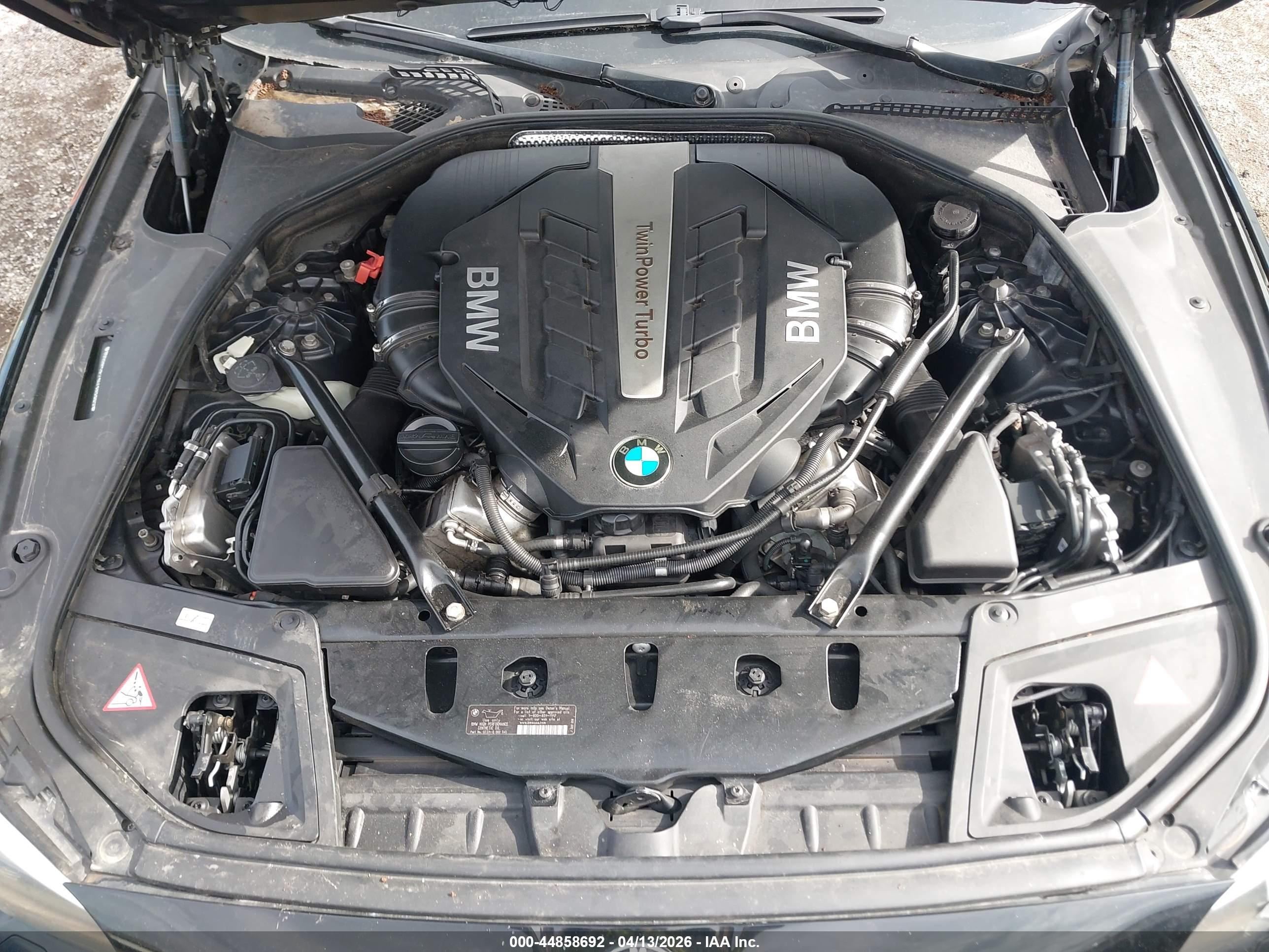 BMW 550I image 10