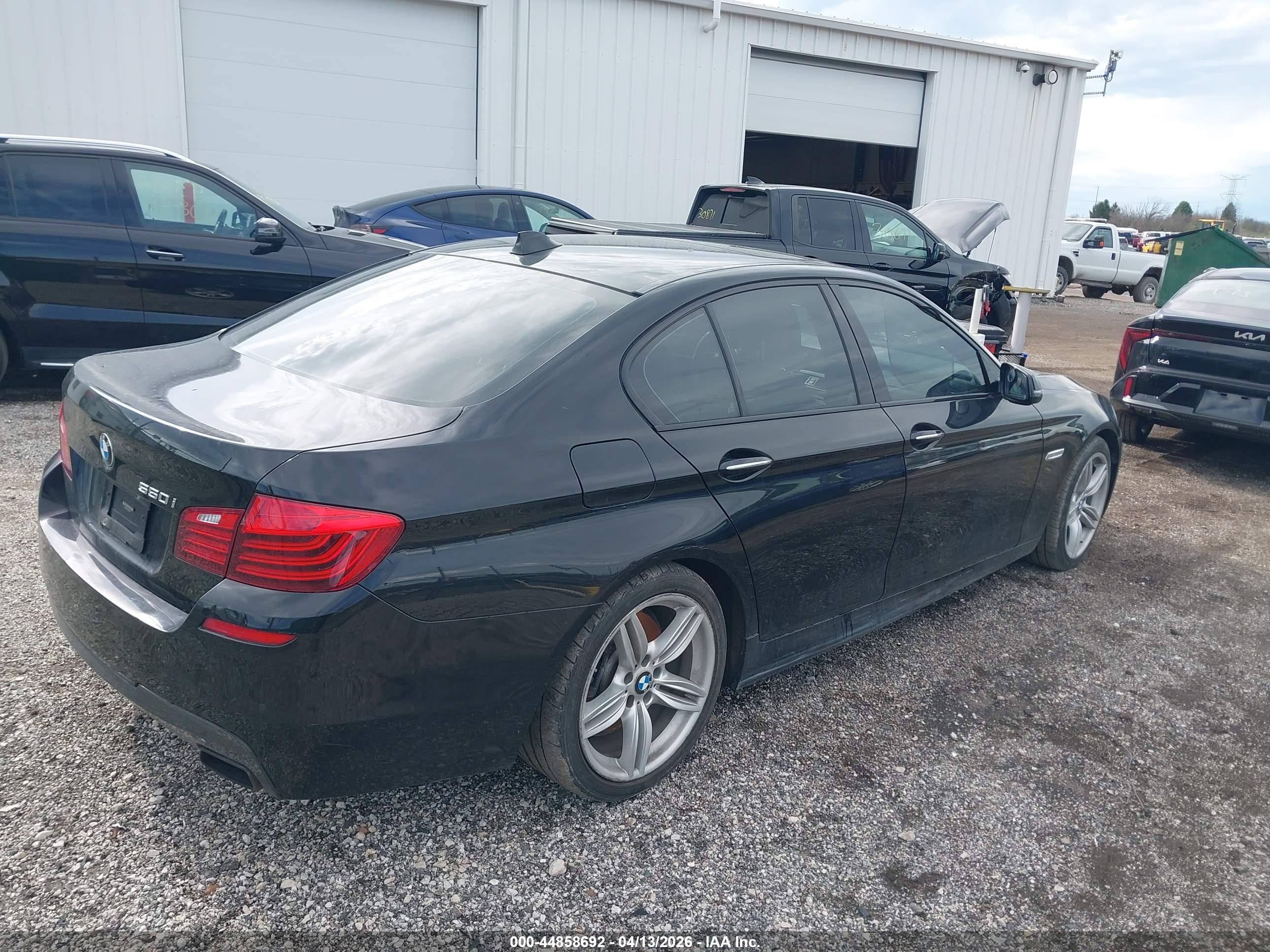 BMW 550I image 4