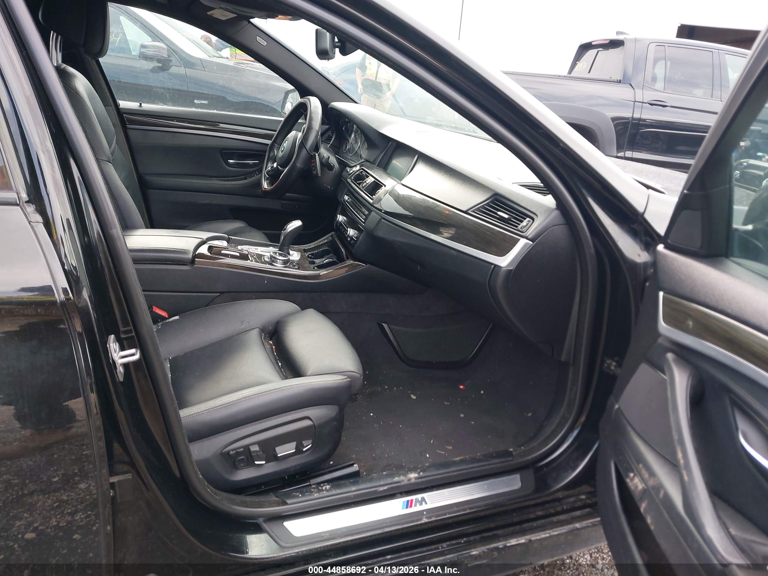 BMW 550I image 5