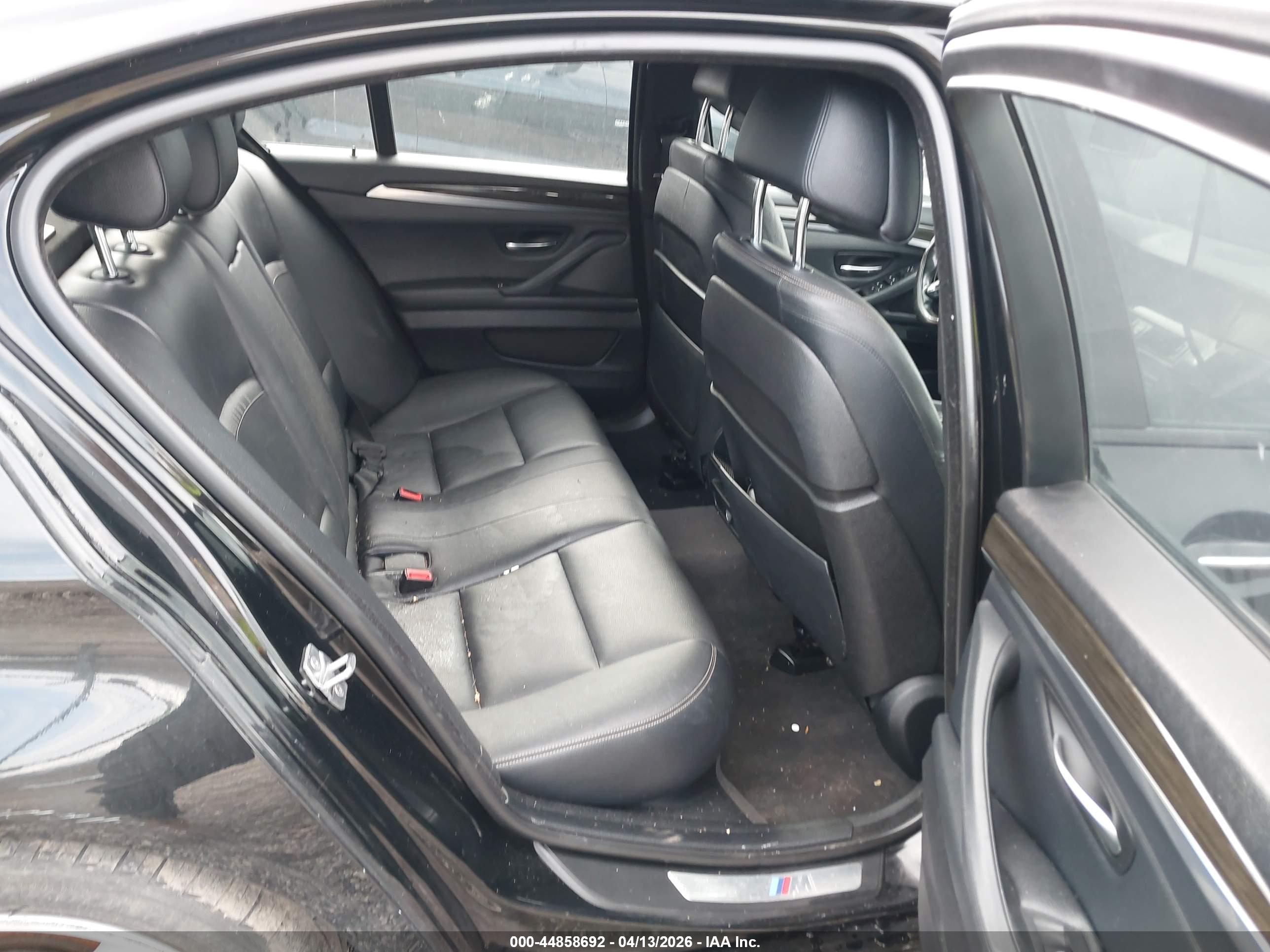 BMW 550I image 8