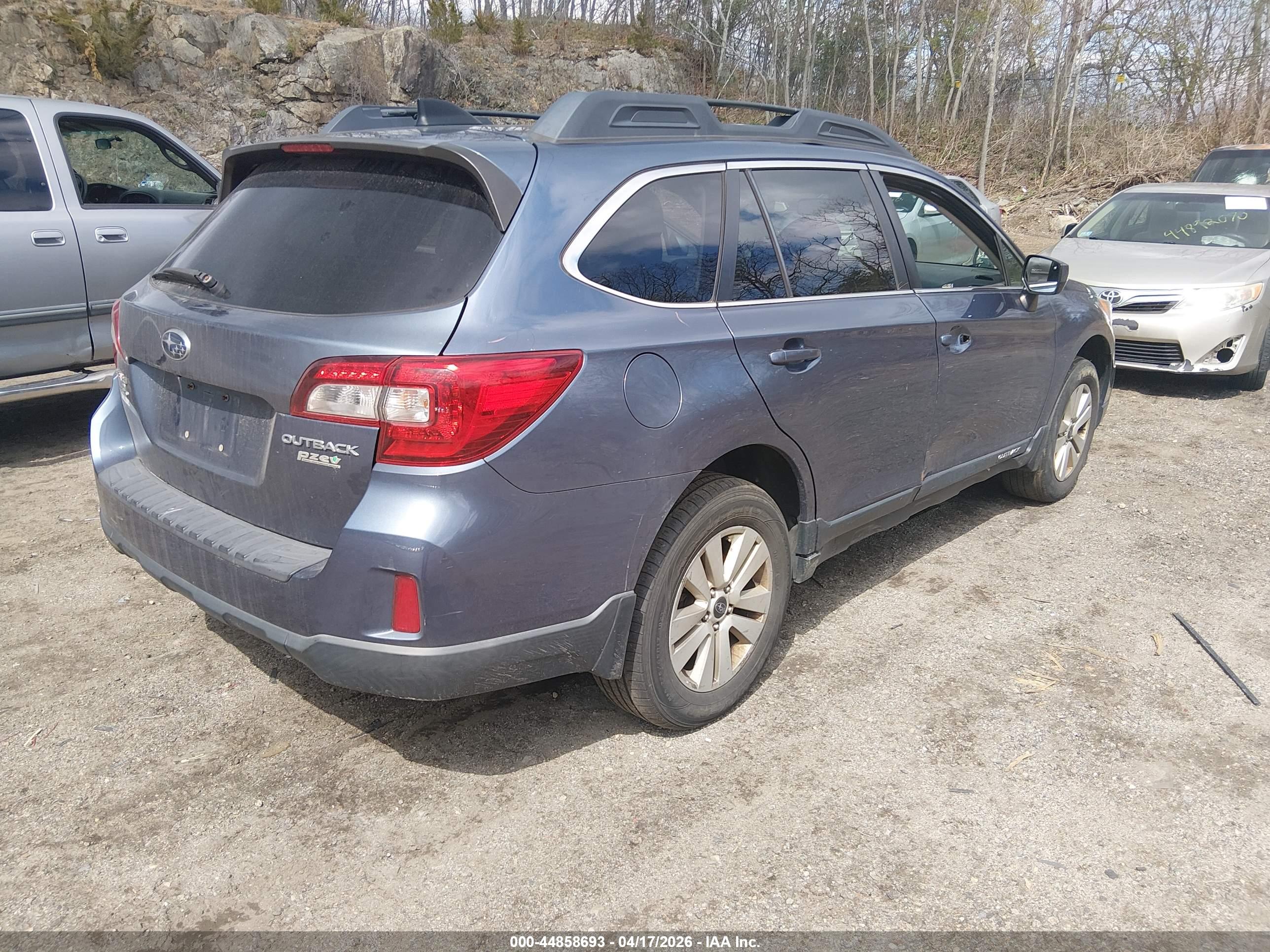 SUBARU OUTBACK image 4
