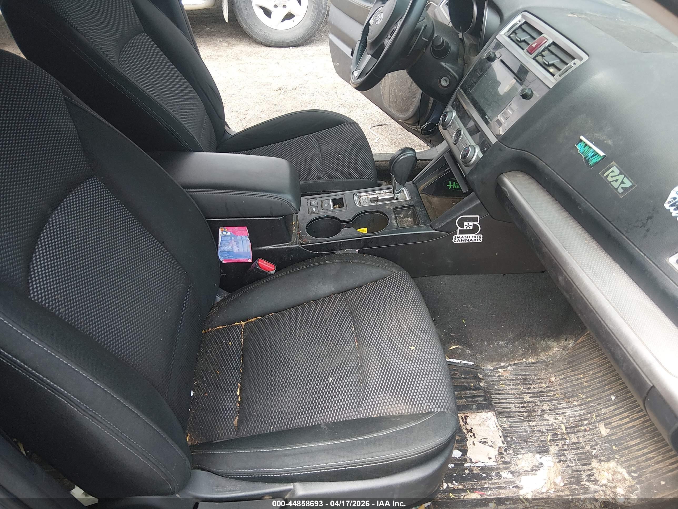 SUBARU OUTBACK image 5