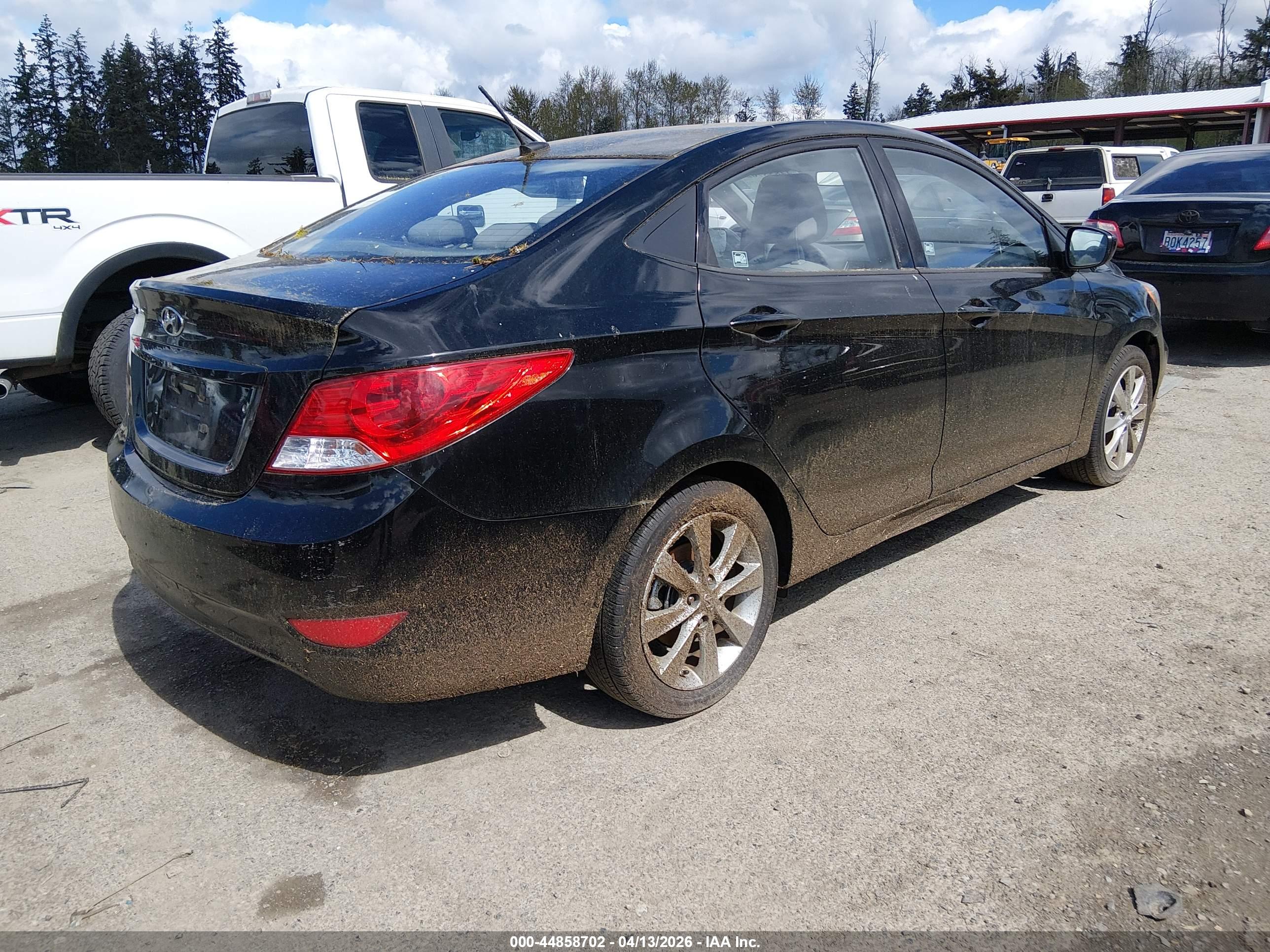 HYUNDAI ACCENT image 4