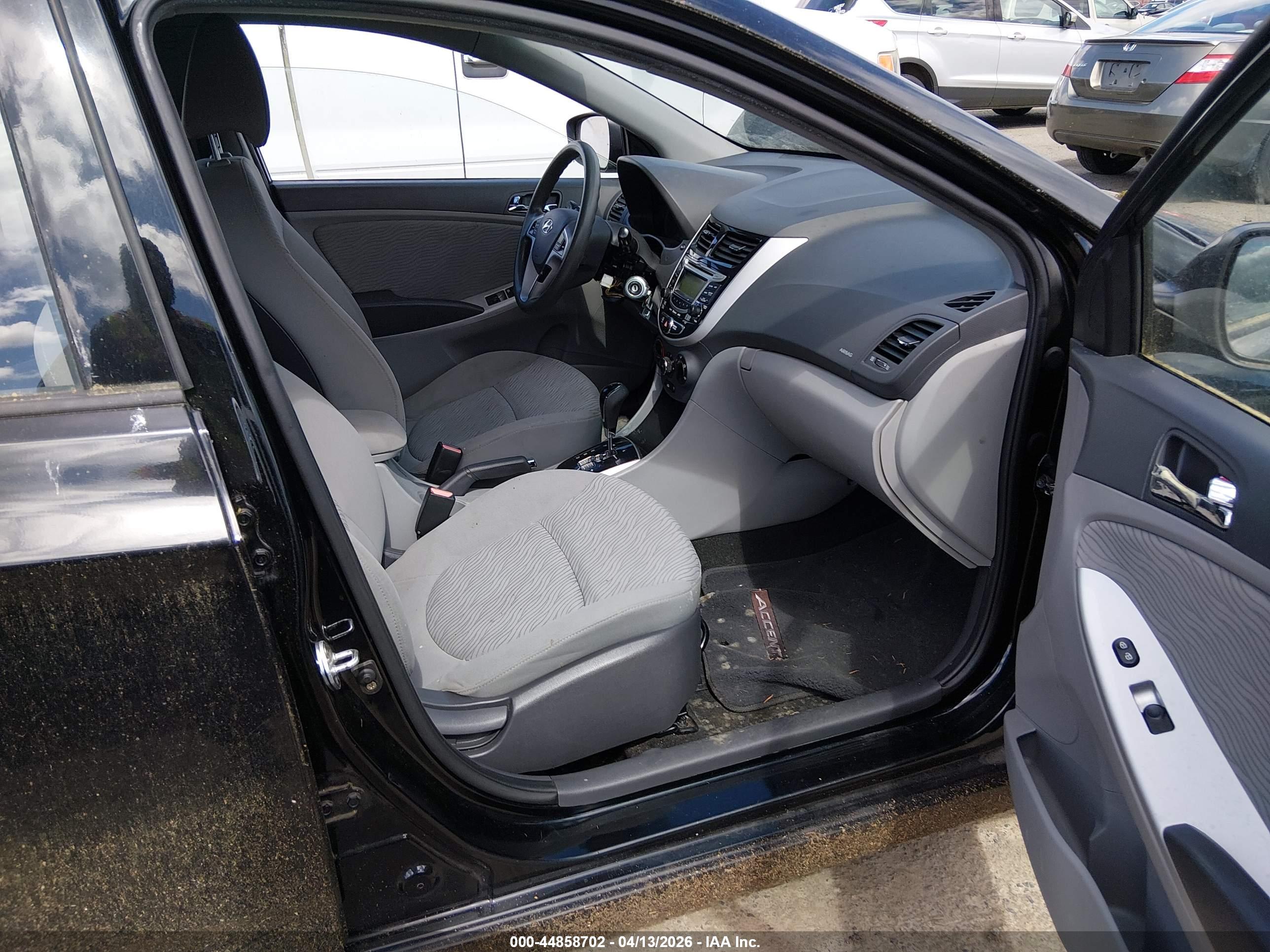 HYUNDAI ACCENT image 5