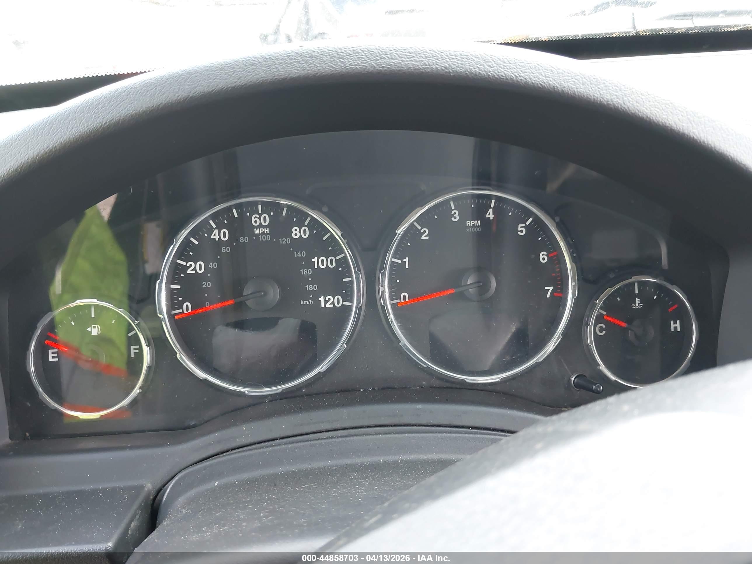 JEEP LIBERTY image 7