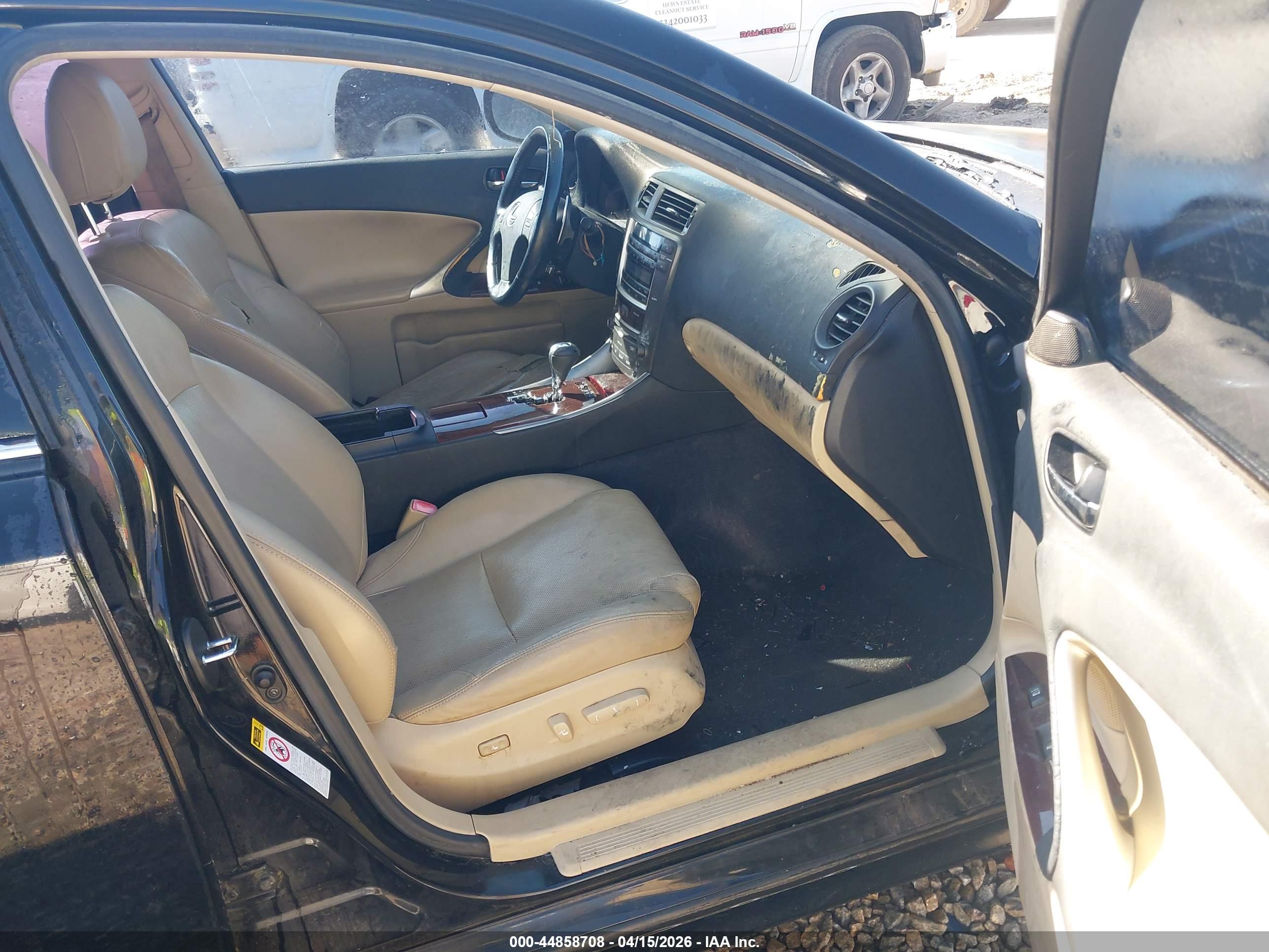 LEXUS IS image 5