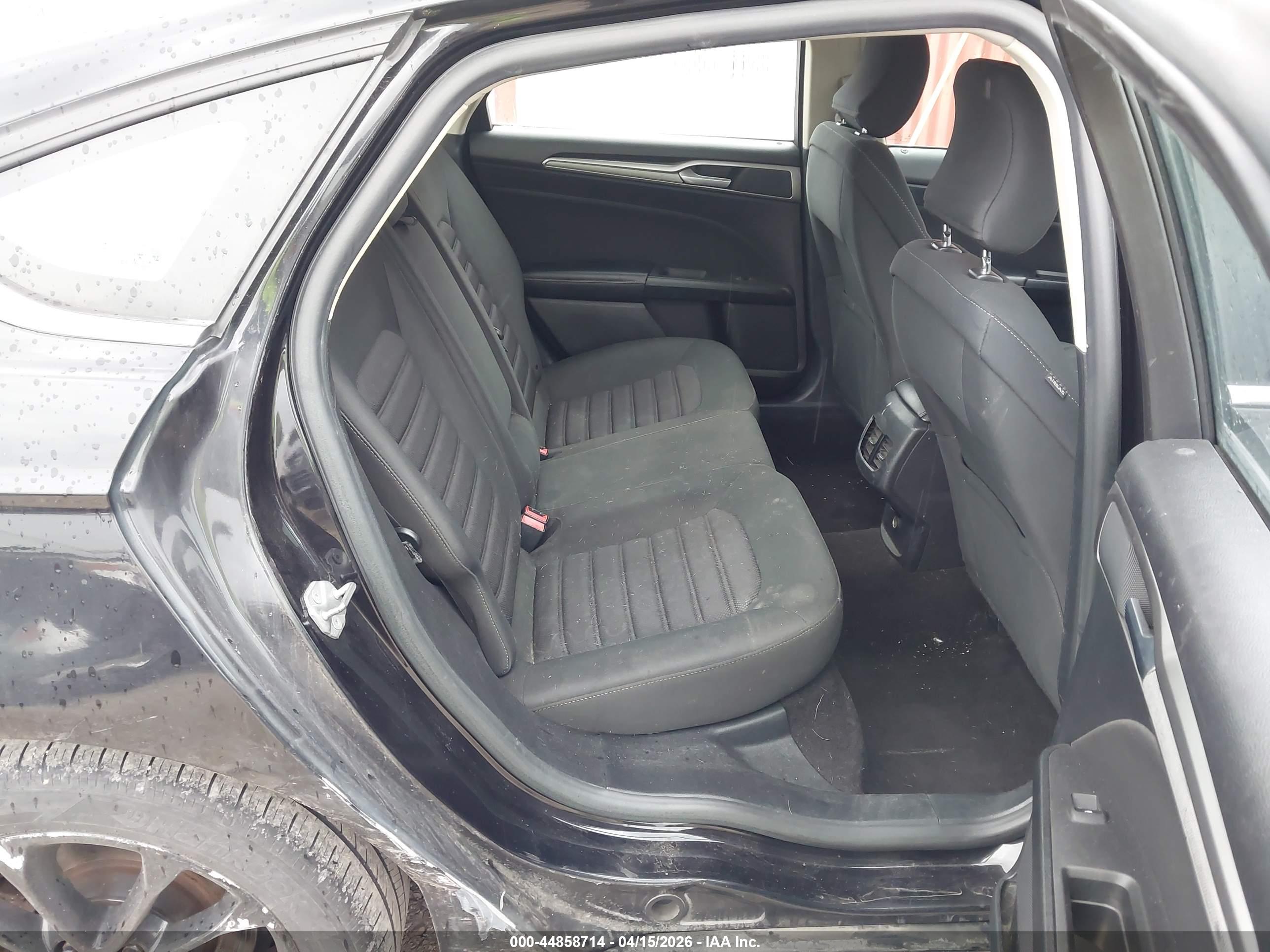 FORD FUSION image 8