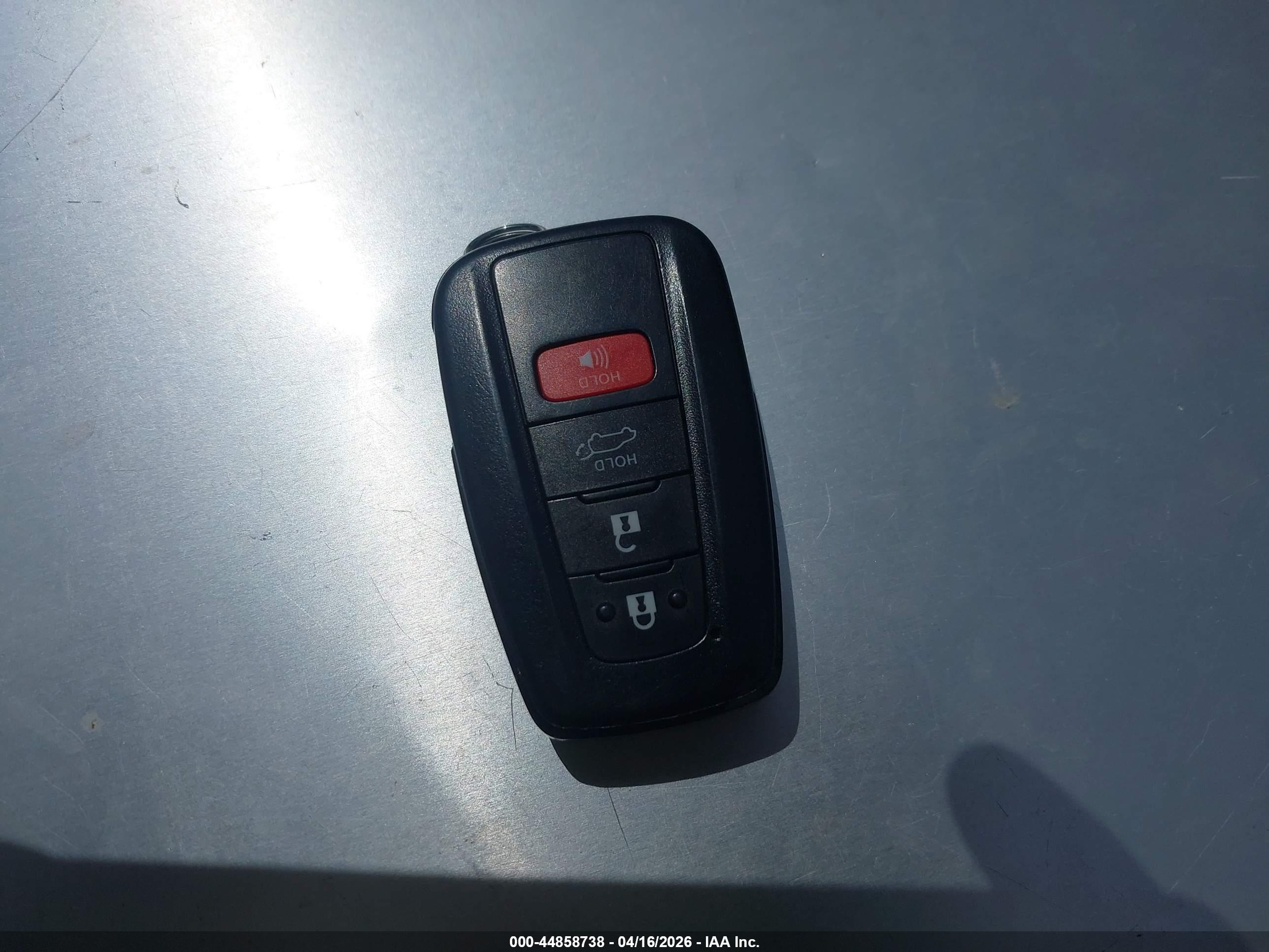 TOYOTA RAV4 image 11