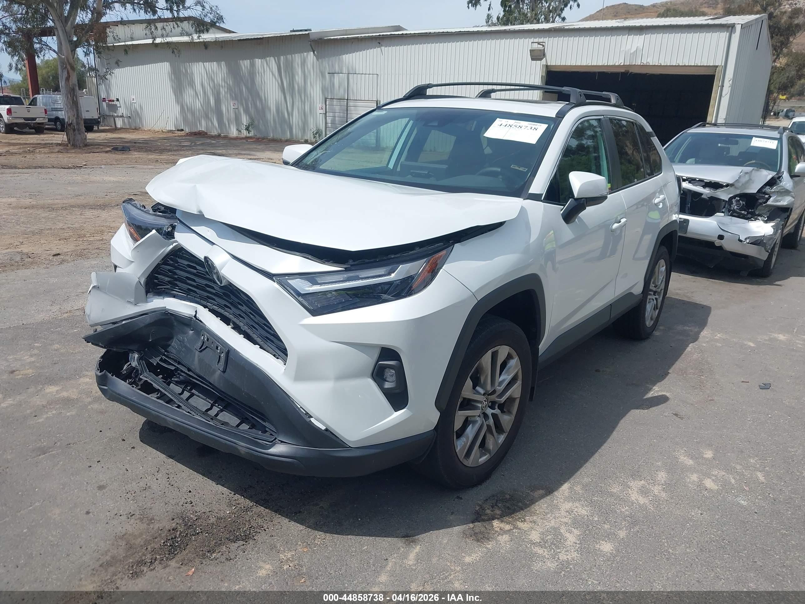 TOYOTA RAV4 image 2
