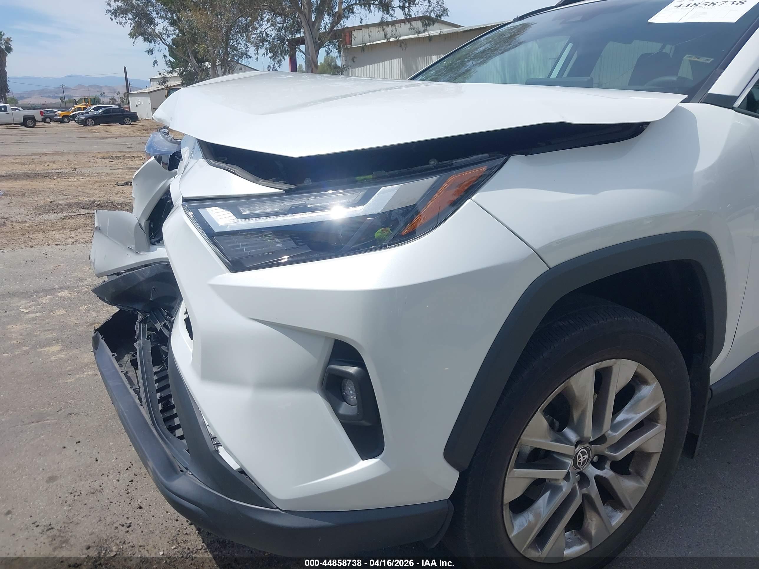 TOYOTA RAV4 image 6