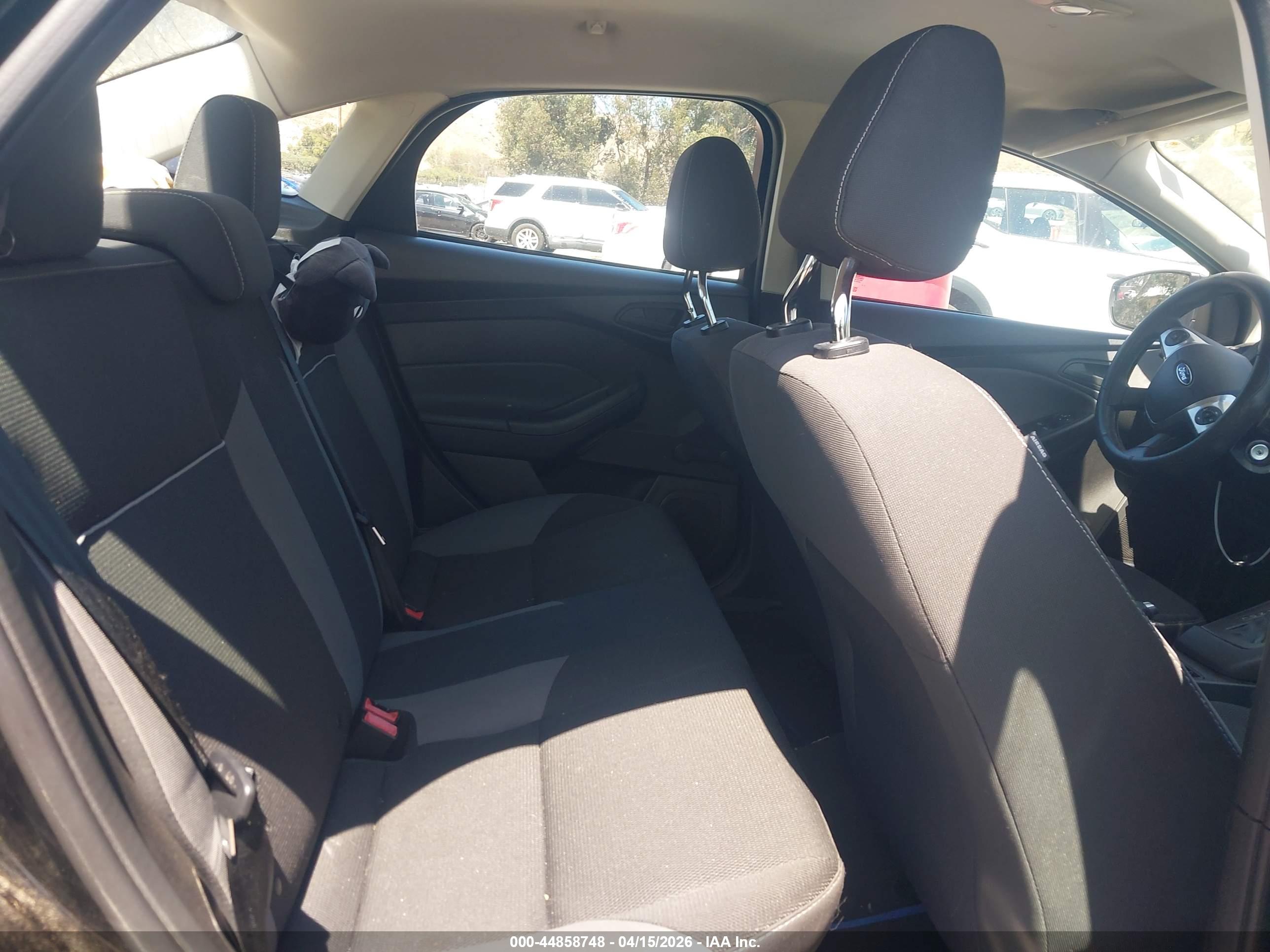 FORD FOCUS image 8