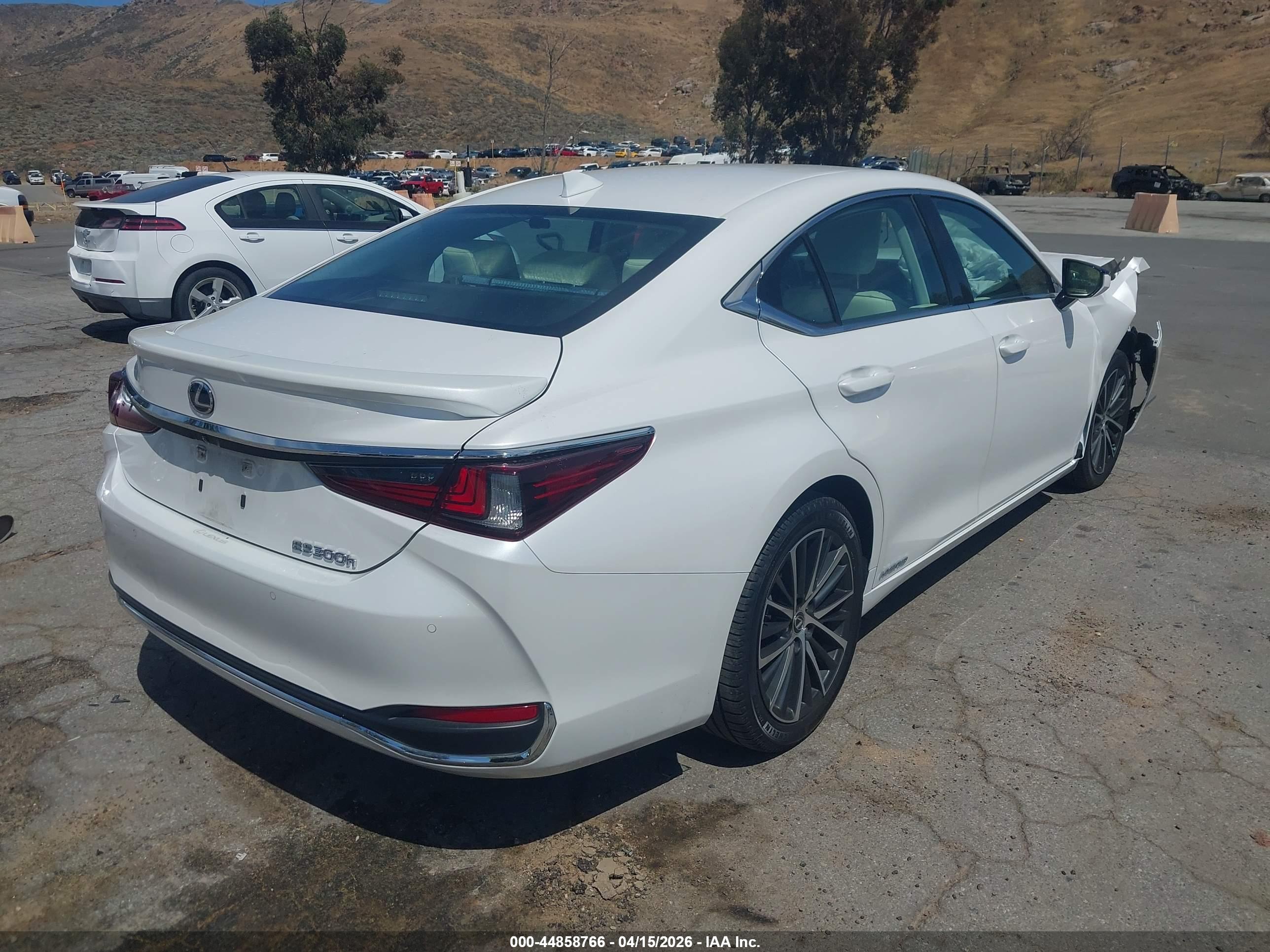 LEXUS ES image 4