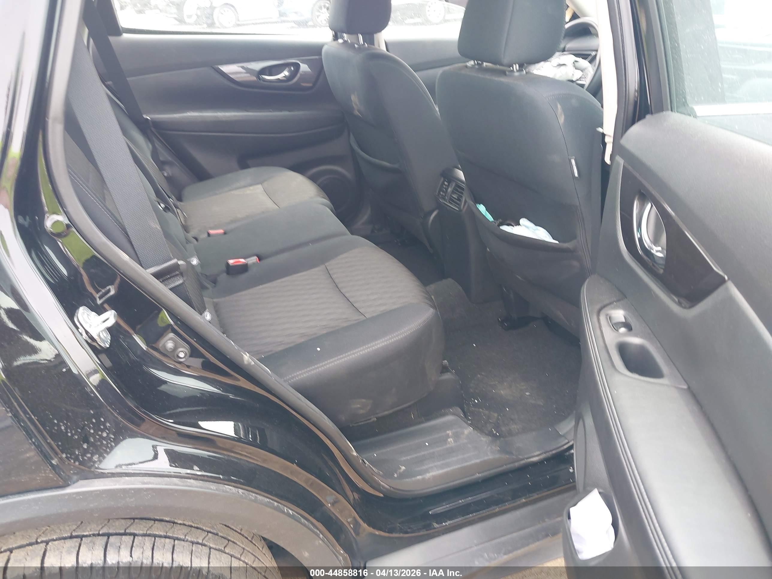 NISSAN ROGUE image 8