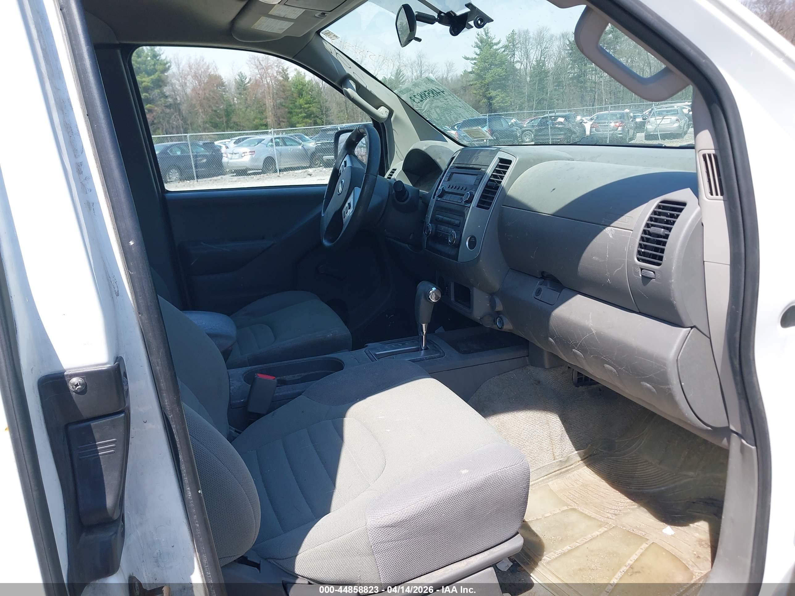 NISSAN FRONTIER image 5