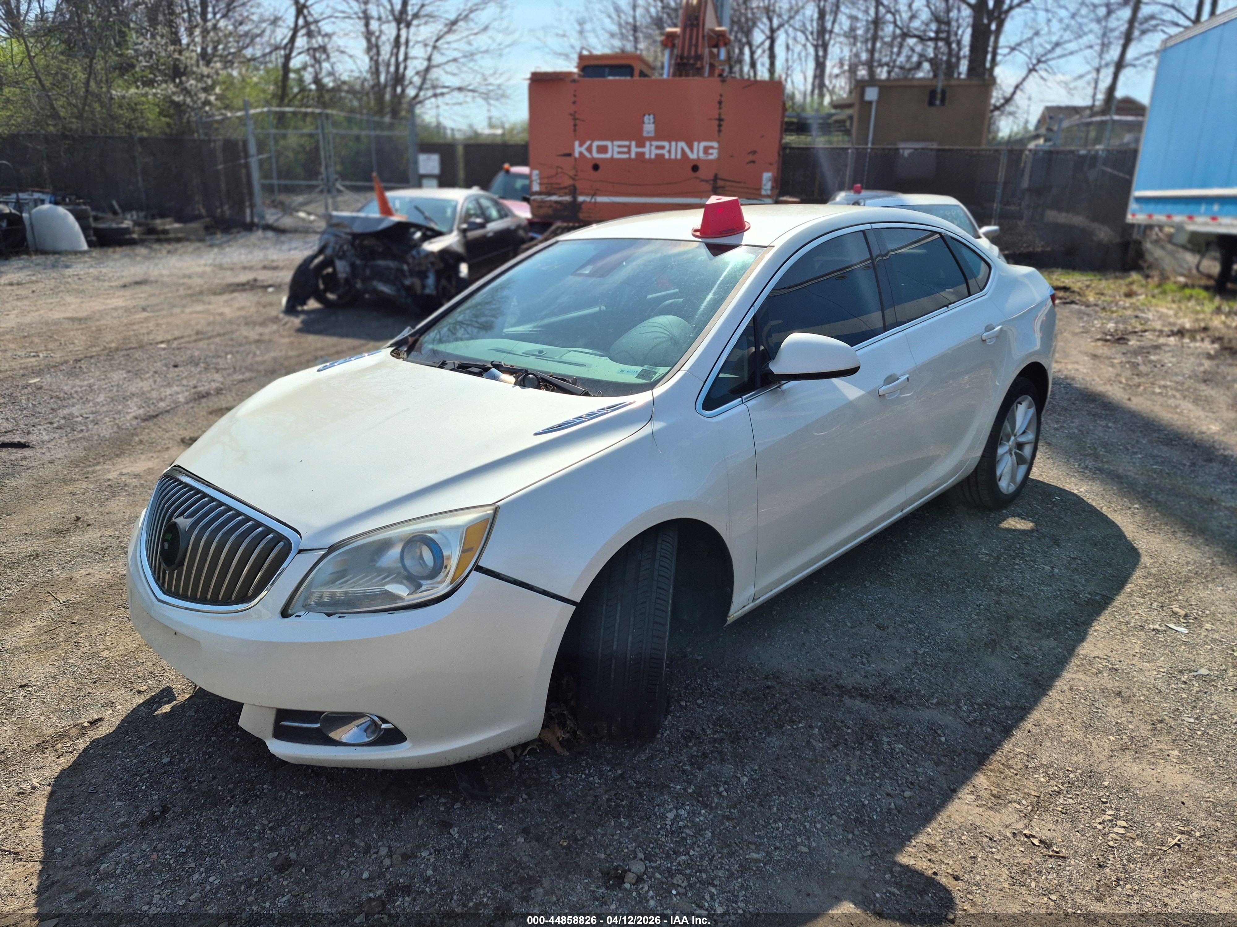 BUICK VERANO image 2