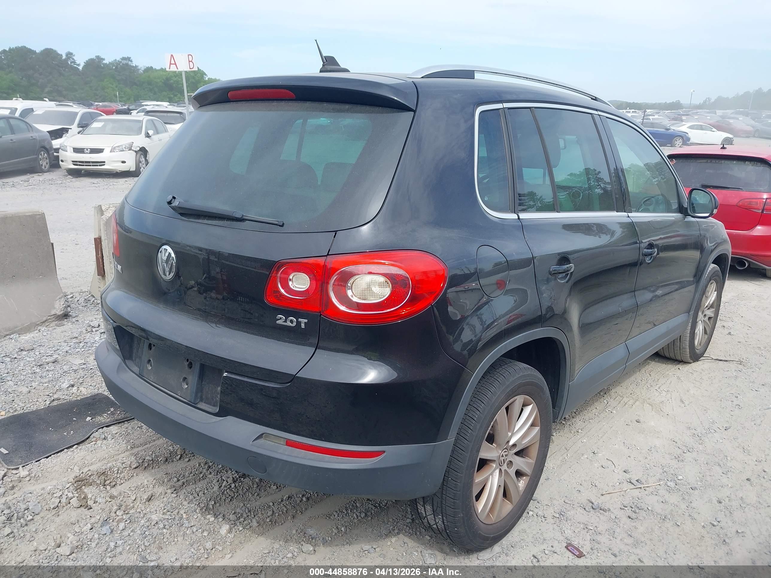 VOLKSWAGEN TIGUAN image 4
