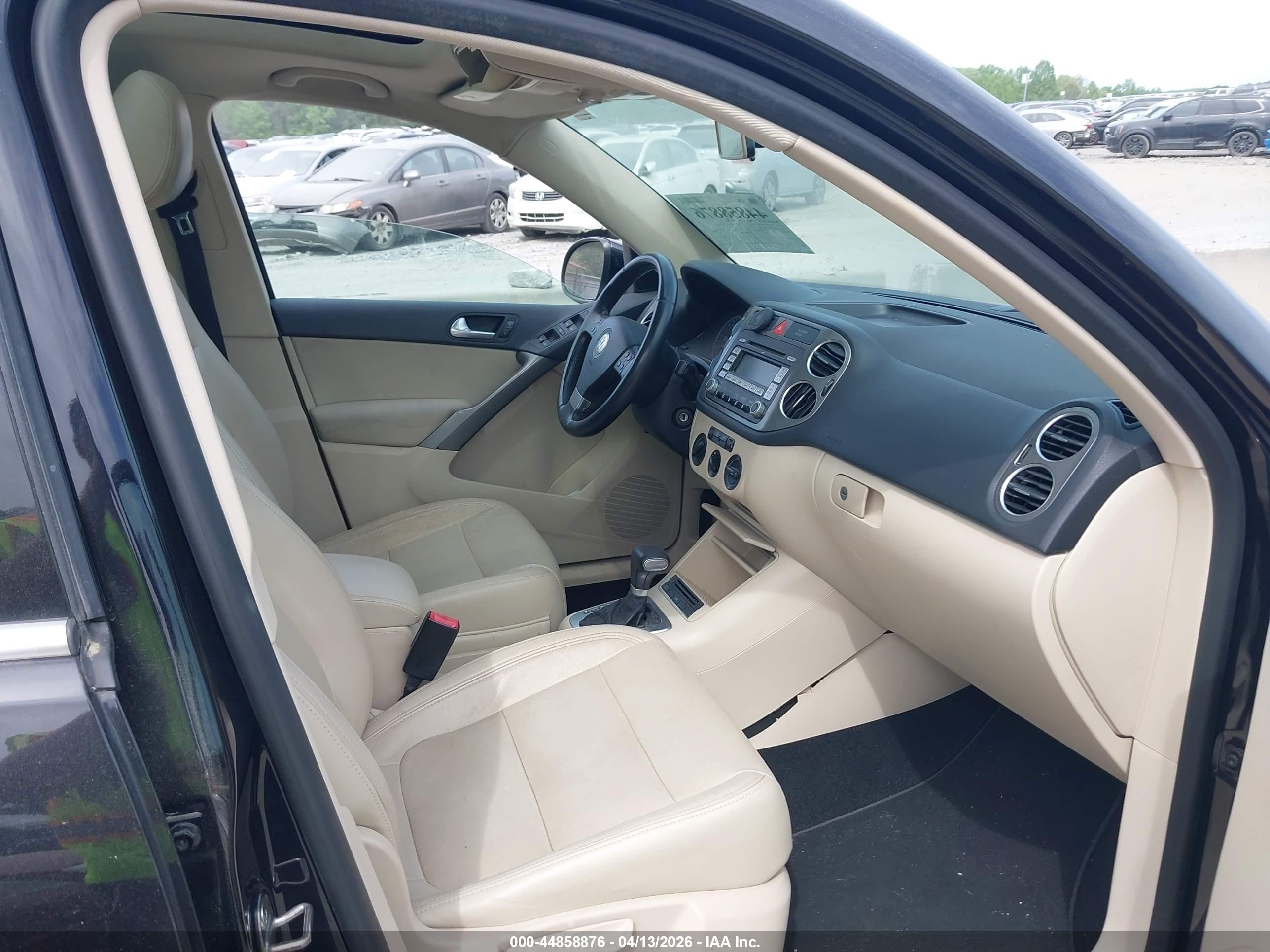 VOLKSWAGEN TIGUAN image 5