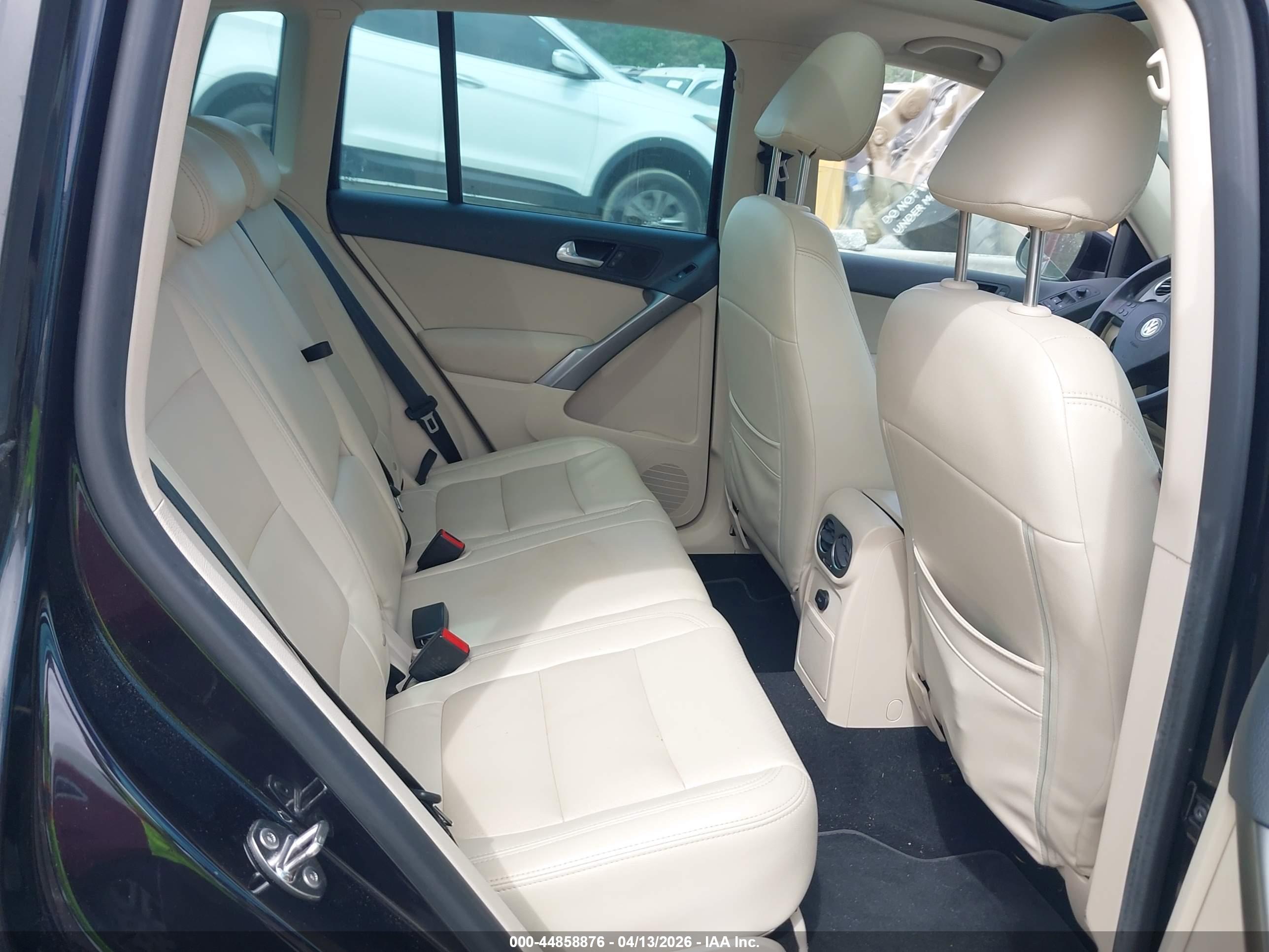 VOLKSWAGEN TIGUAN image 8
