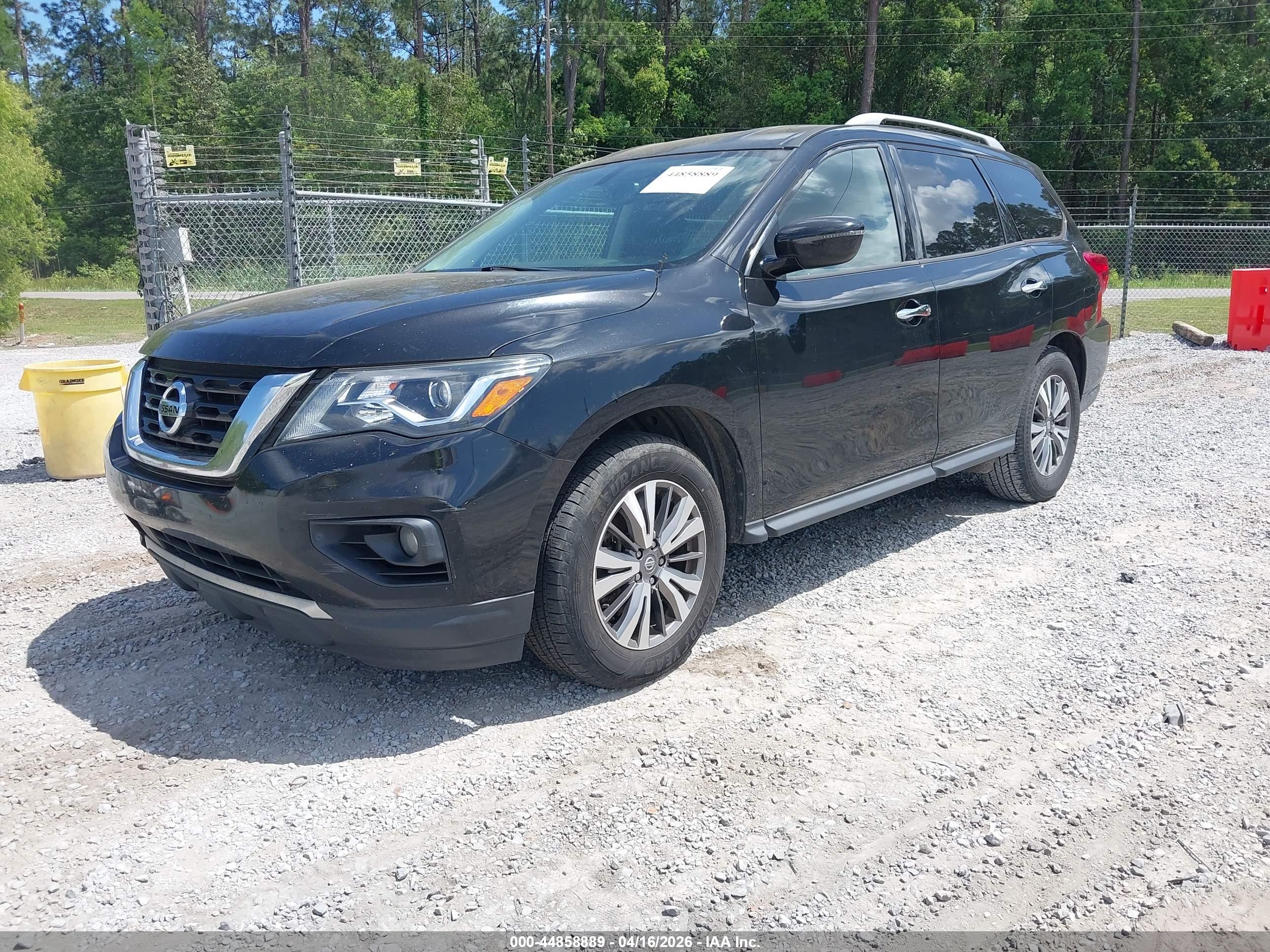 NISSAN PATHFINDER image 2
