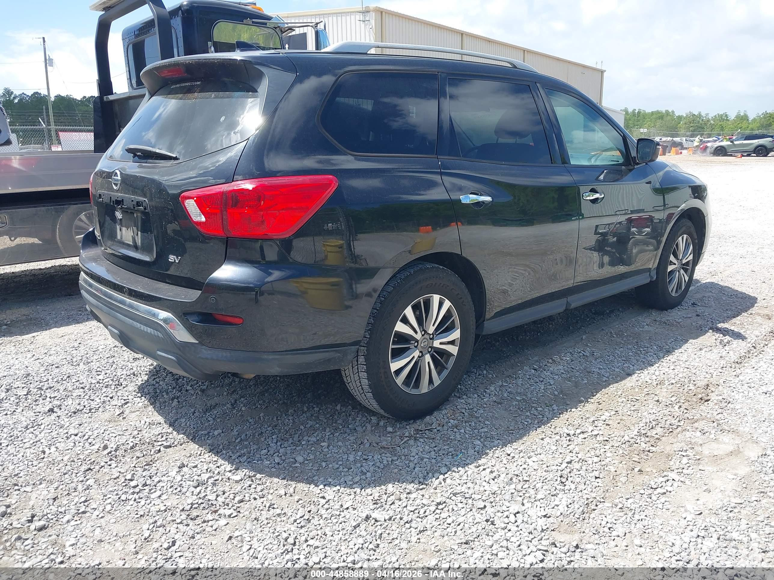 NISSAN PATHFINDER image 4