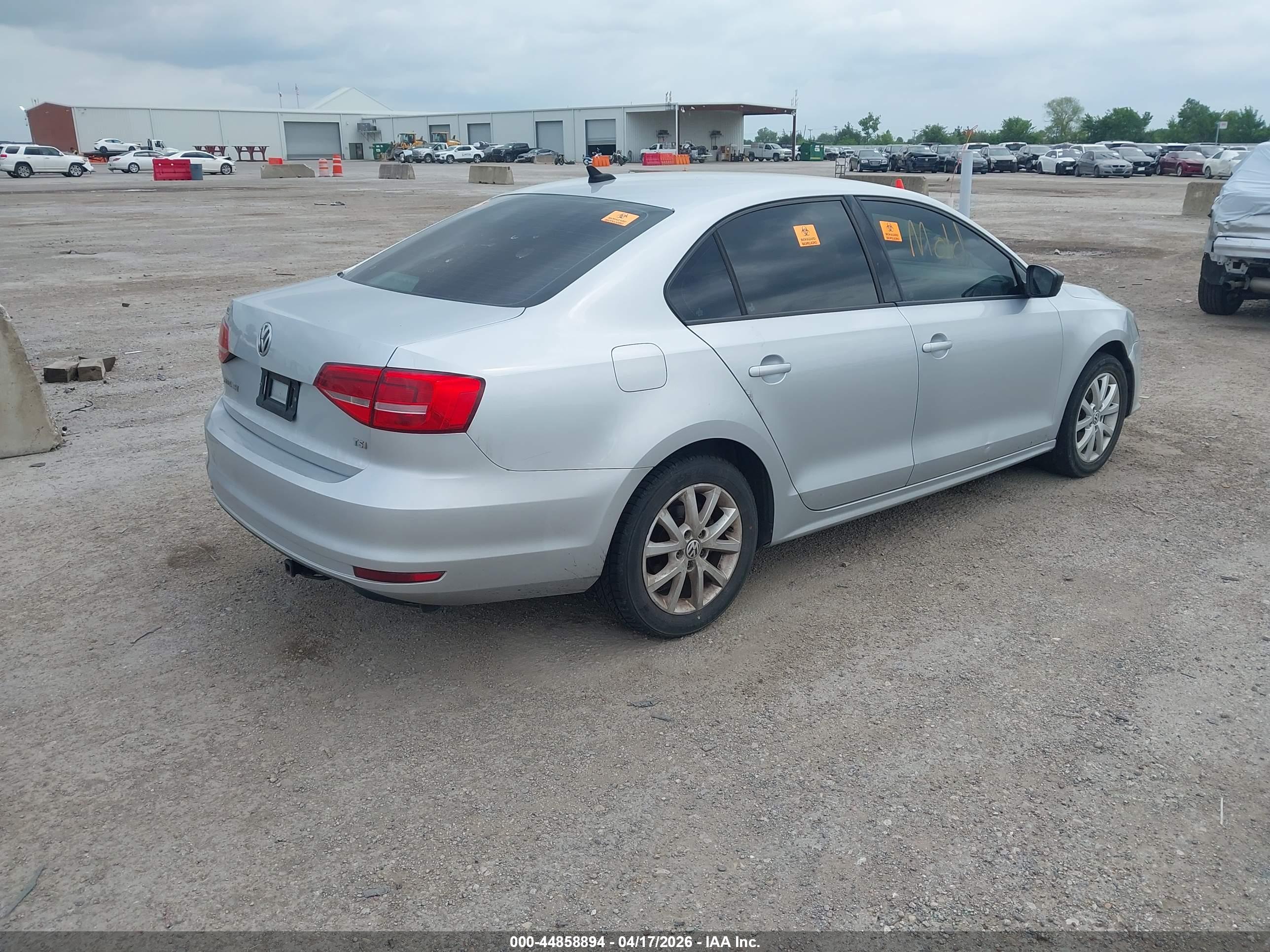 VOLKSWAGEN JETTA image 4