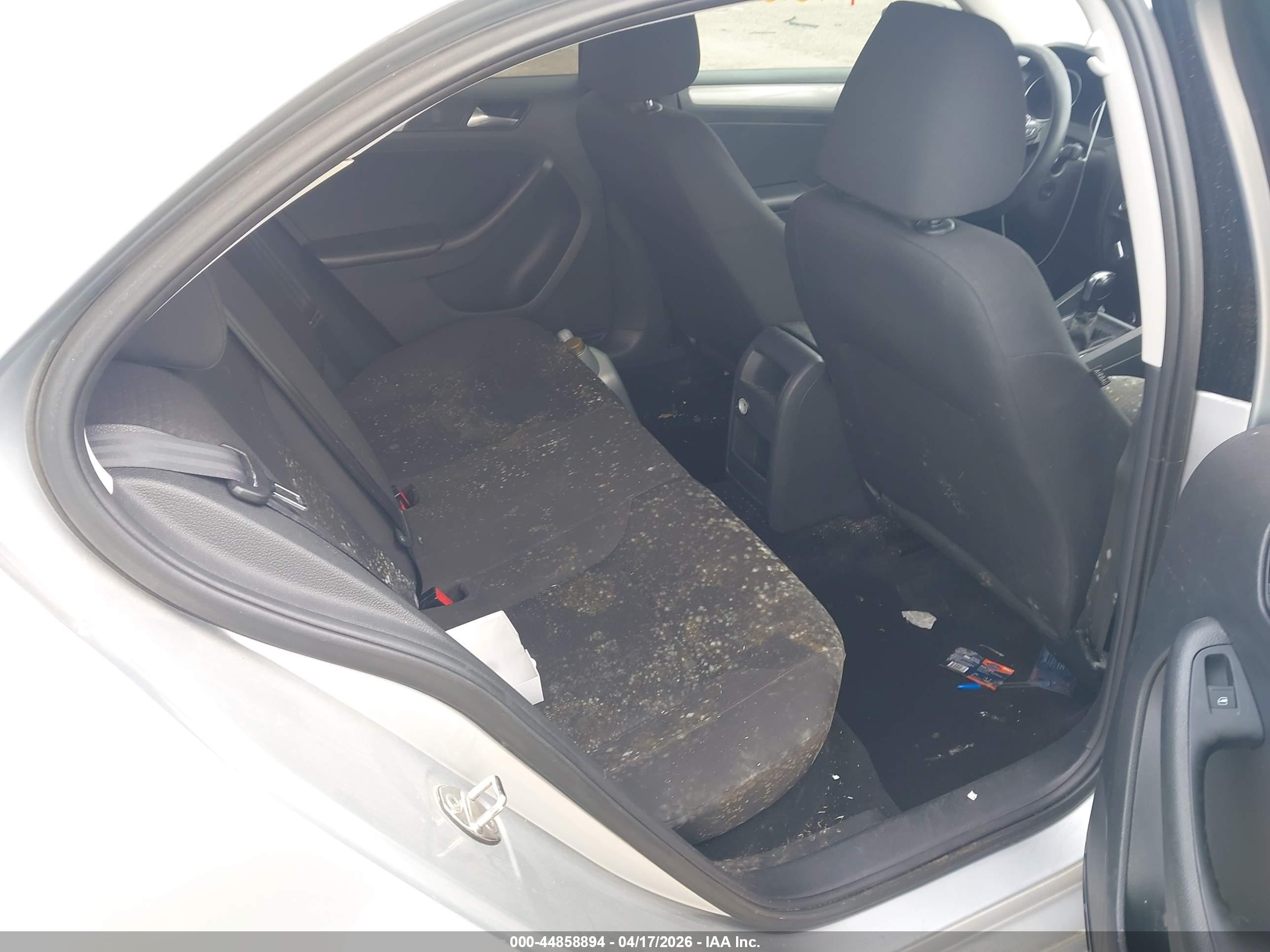 VOLKSWAGEN JETTA image 8