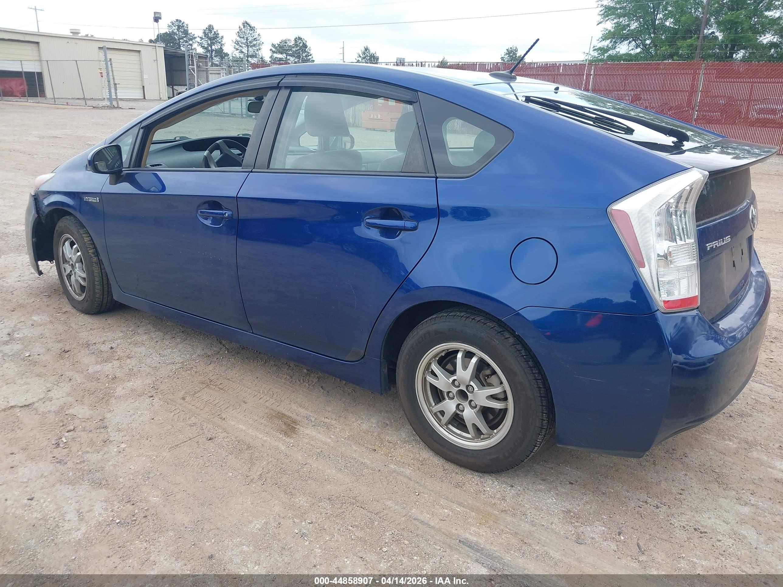 TOYOTA PRIUS image 3