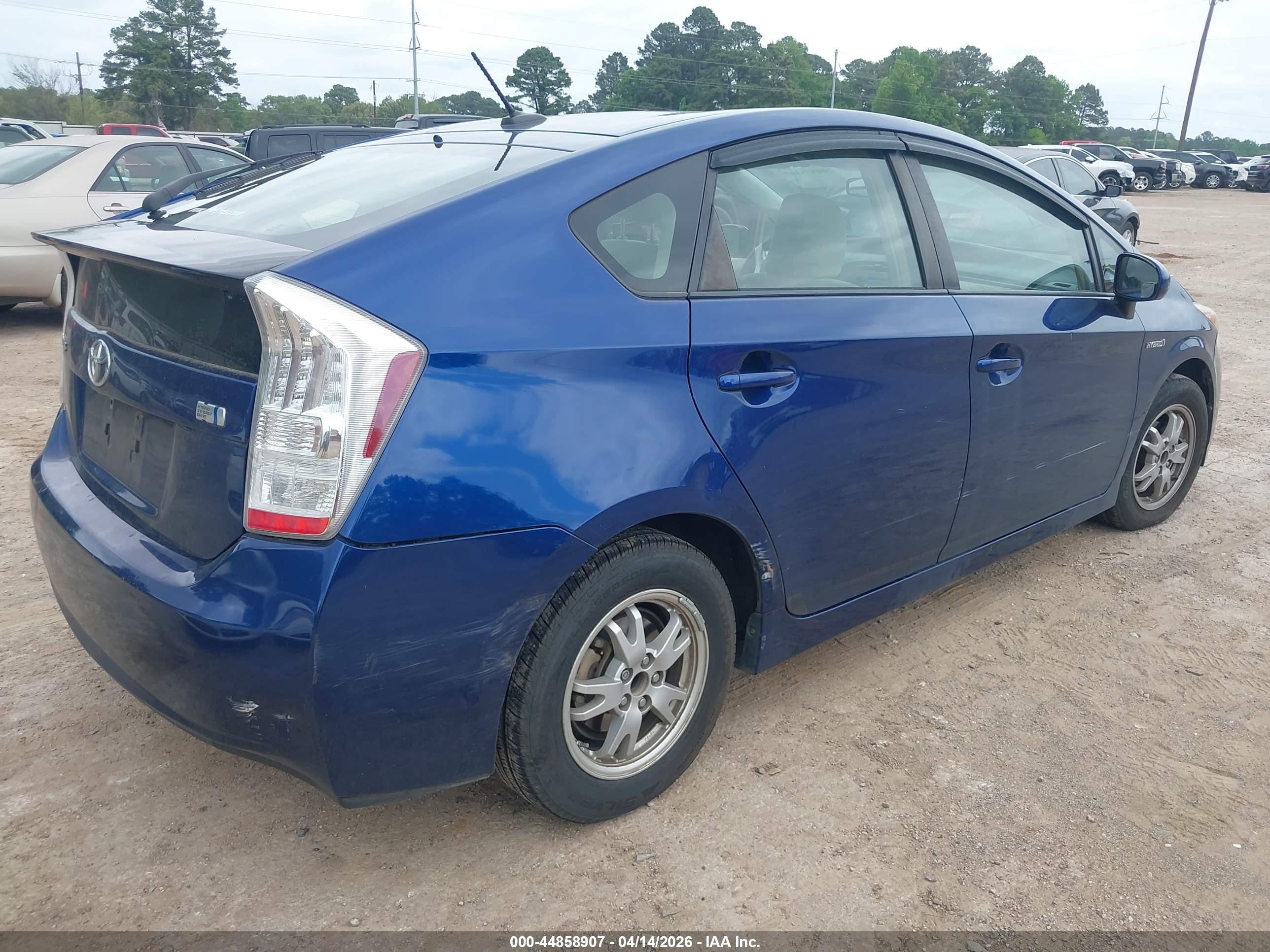 TOYOTA PRIUS image 4