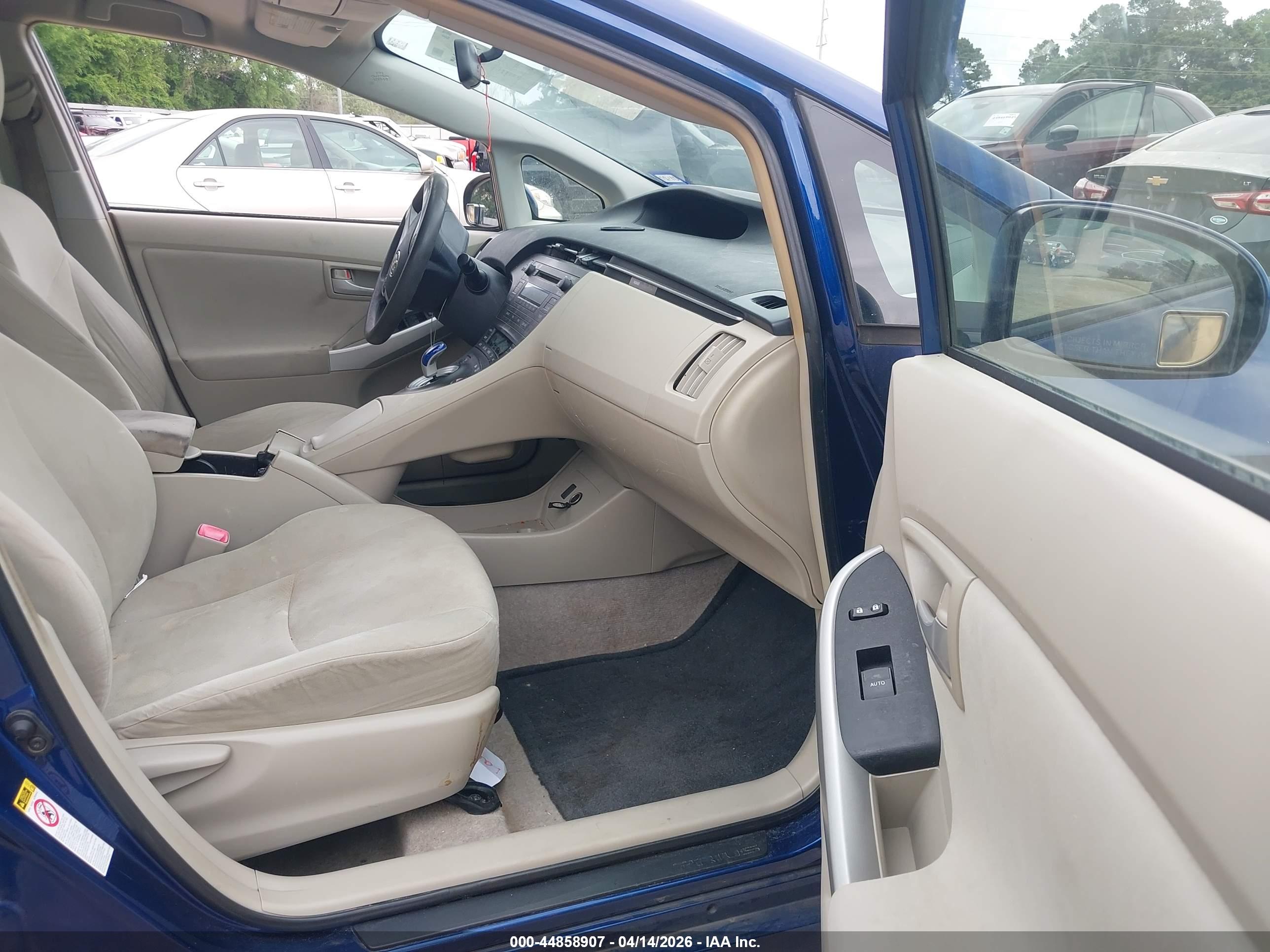 TOYOTA PRIUS image 5