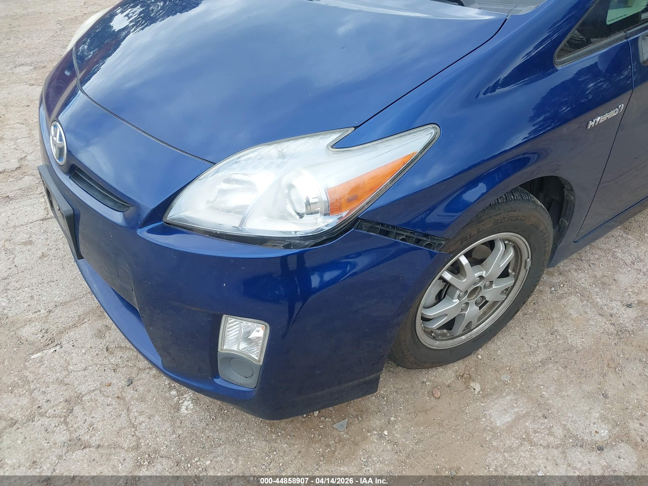 TOYOTA PRIUS image 6