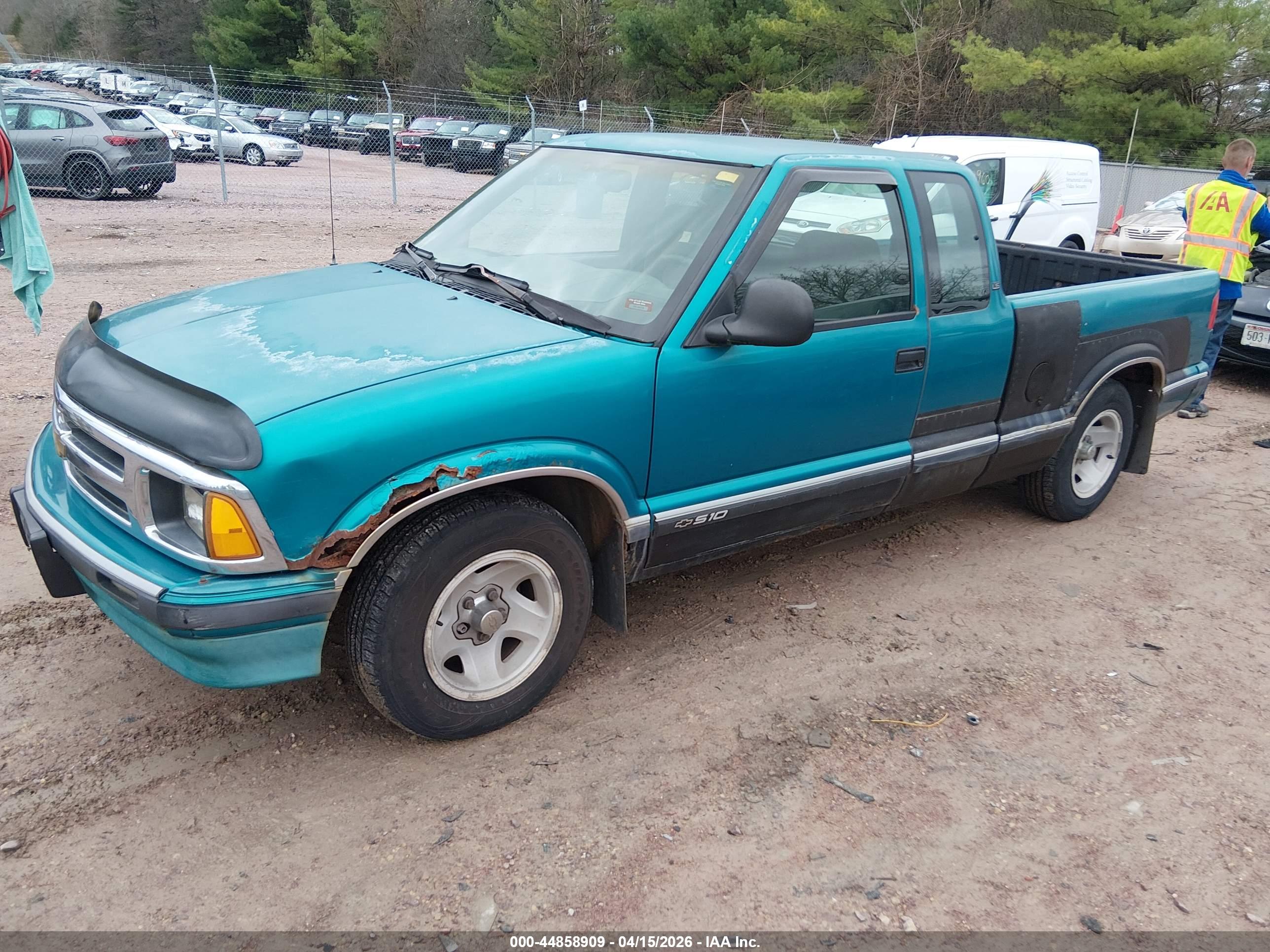 CHEVROLET S image 2