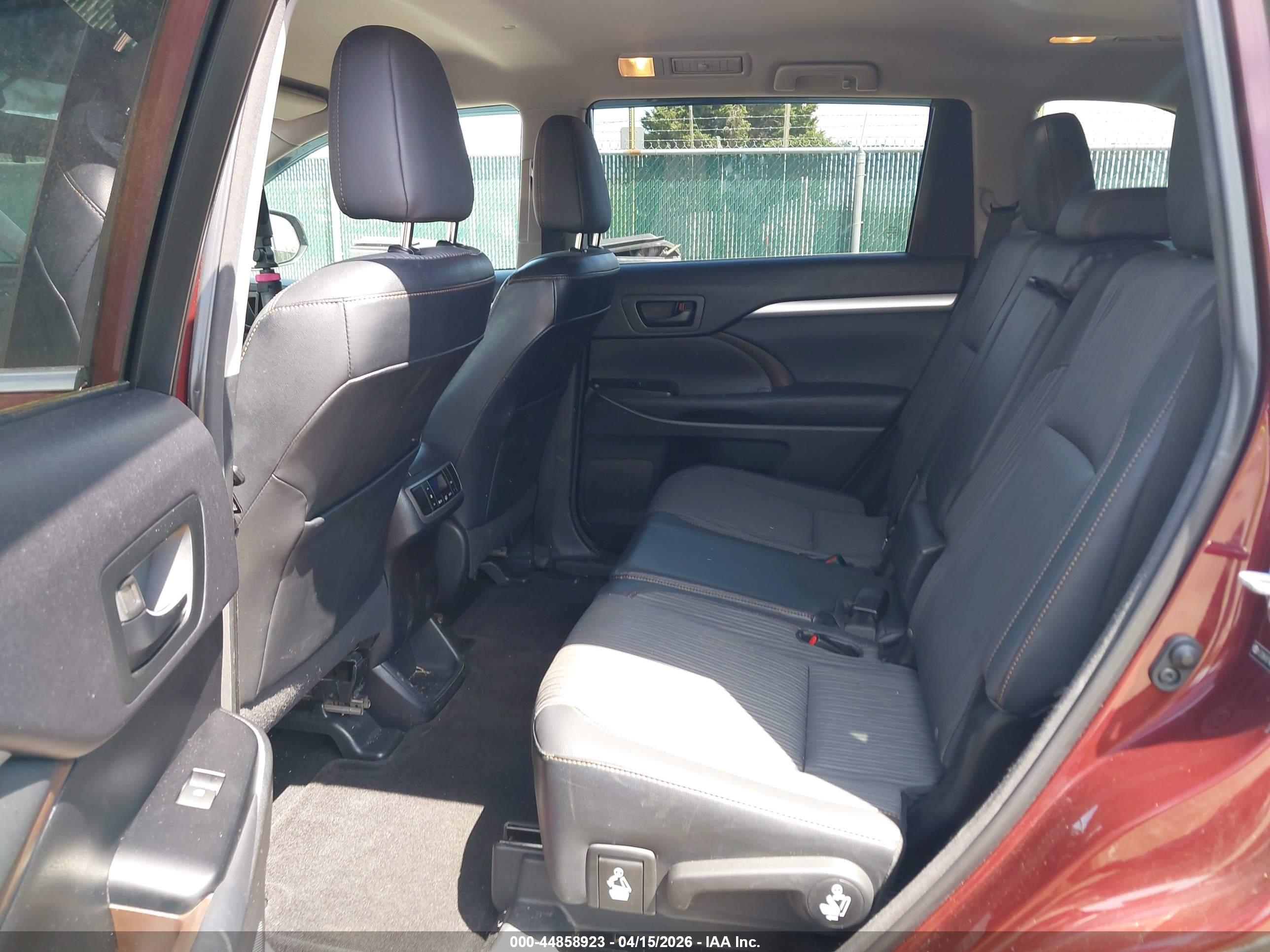 TOYOTA HIGHLANDER image 8