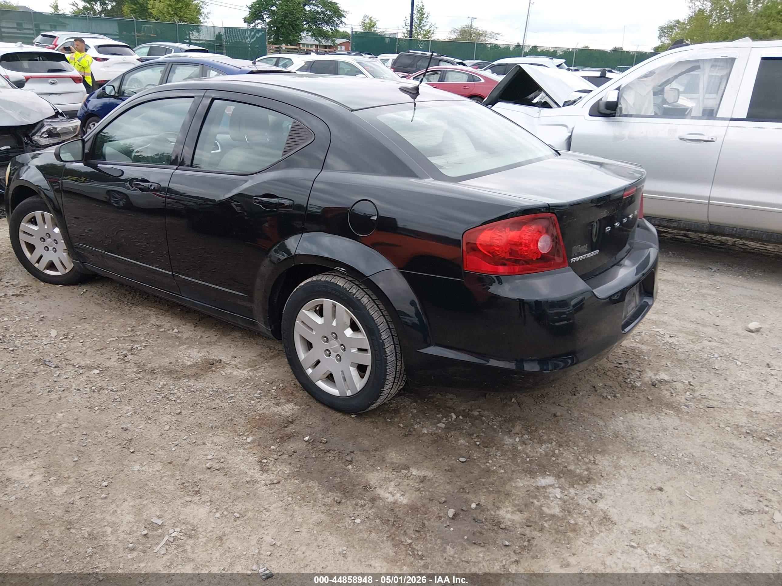 DODGE AVENGER image 3