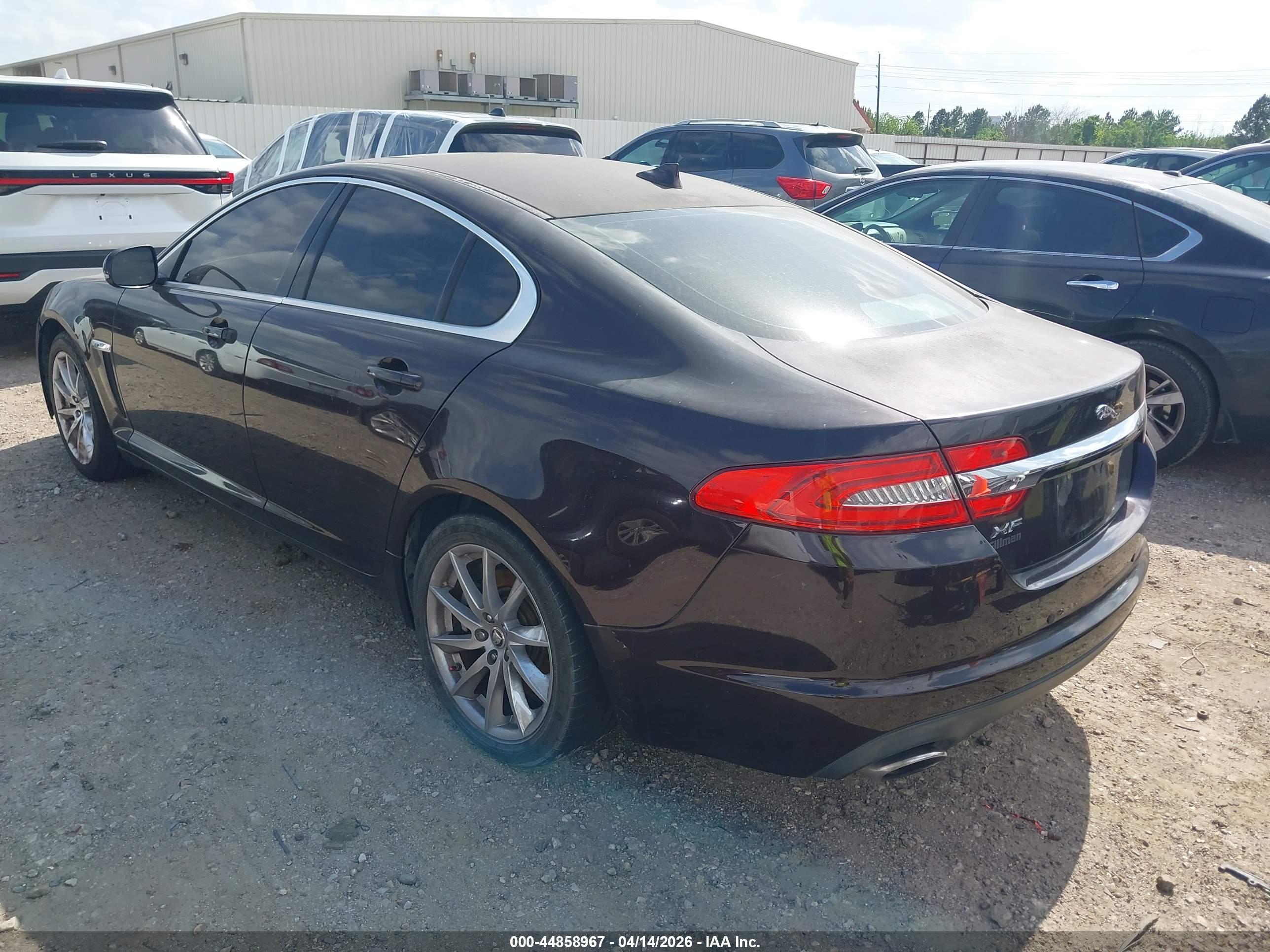 JAGUAR XF image 3