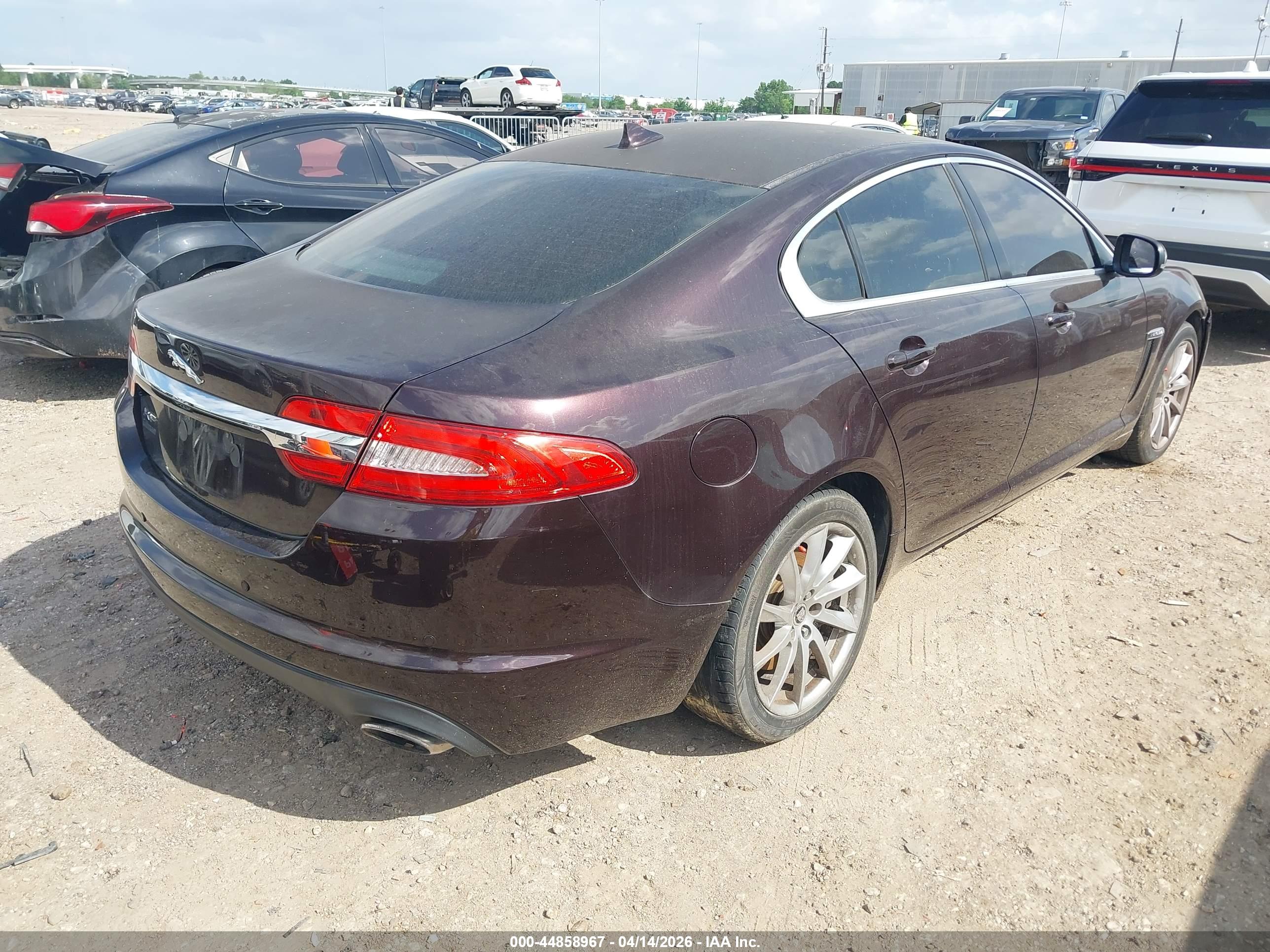 JAGUAR XF image 4
